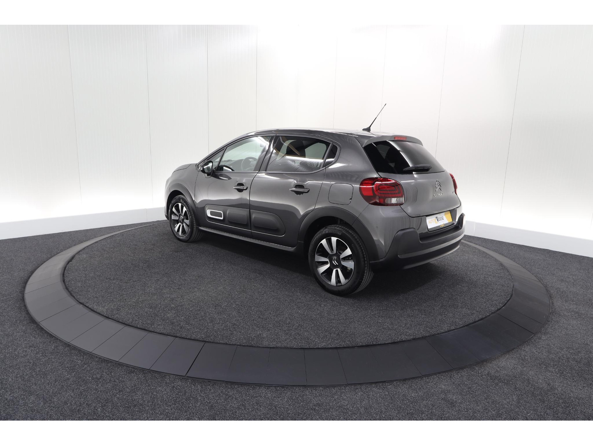 Citroen C3 PureTech 110 EAT6 Max | Apple Carplay | Parkeersensoren | Climate Control | 16 Inch Lichtmetalen Velgen