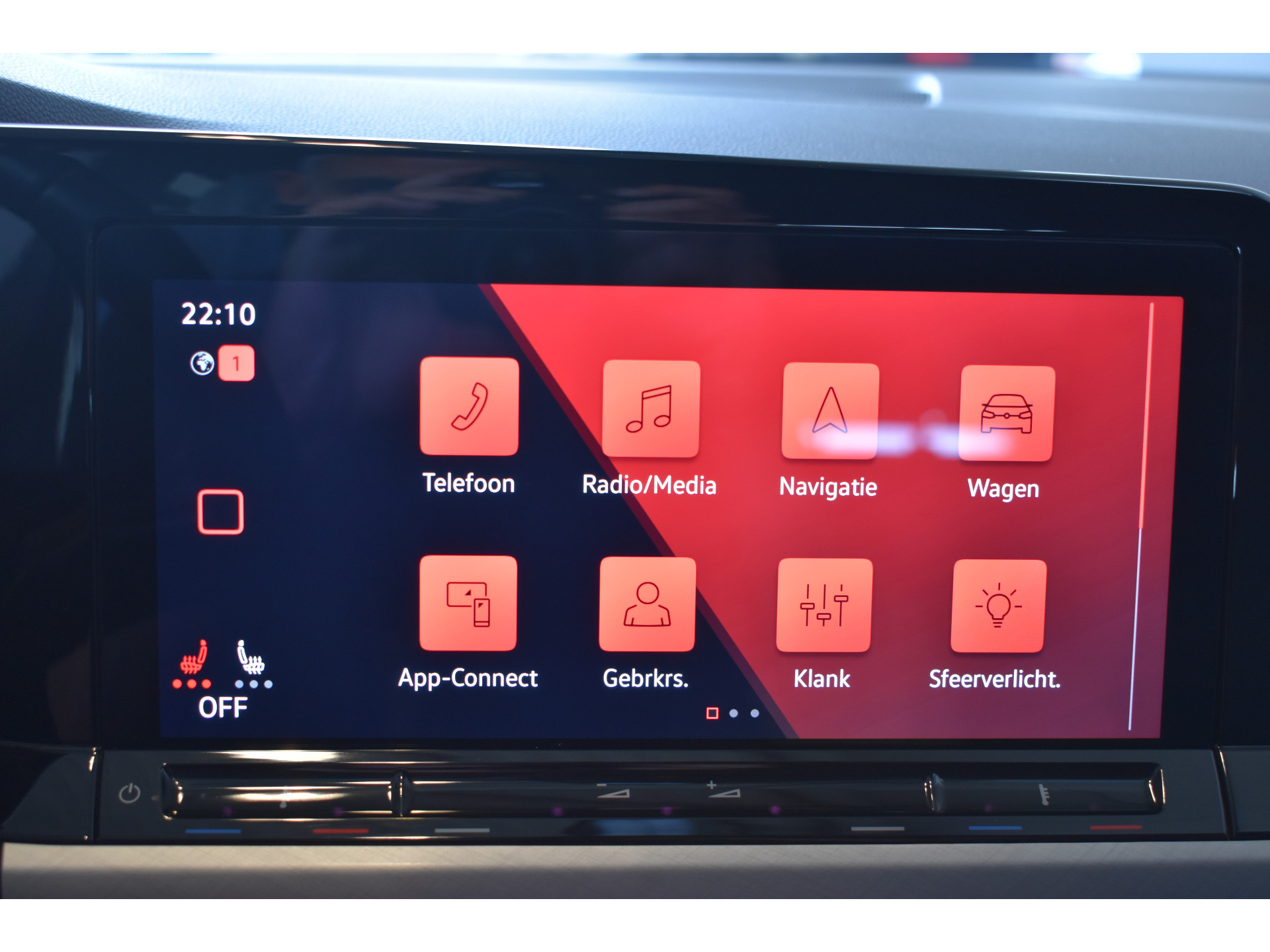 Volkswagen Golf 1.0 eTSI Life Business Automaat Navigatie/CarPlay