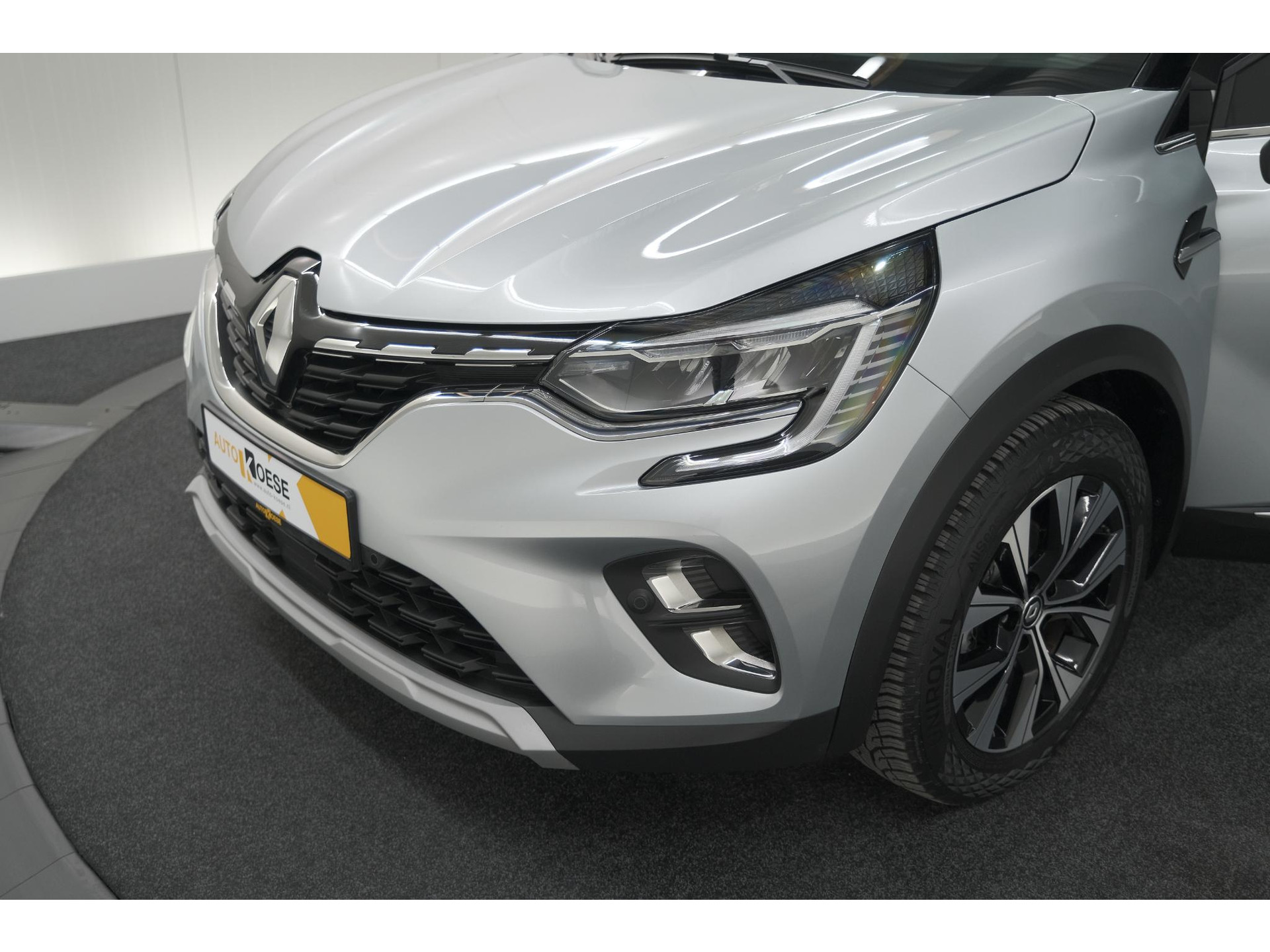 Renault Captur Mild Hybrid 140 EDC Techno | Camera | 9.3 Inch Scherm | Apple Carplay | Parkeersensoren | Allseason Banden | Stoelverwarming