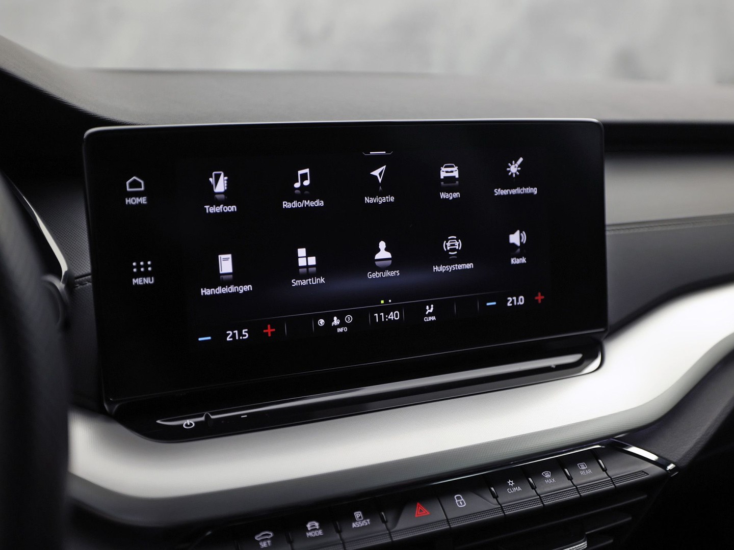 Škoda Octavia Combi 1.0 TSI Sport (KUIPSTOELEN, 1e EIGENAAR, APPLE CARPLAY, GROOT NAVI, GETINT GLAS, ZWART HEMEL, KEYLESS, NIEUWSTAAT)