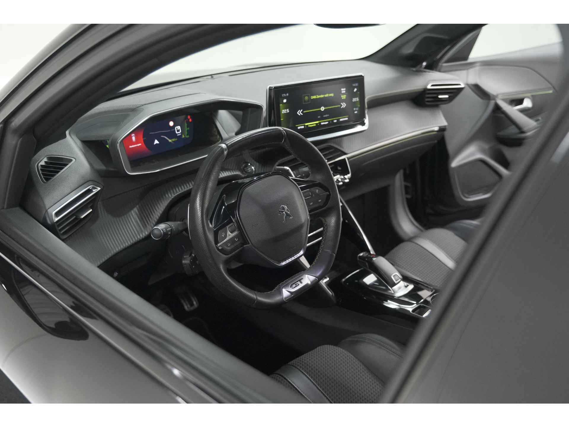Peugeot 208 PureTech 130 EAT8 GT-Line | Camera | Adaptieve Cruise Control | Stoelverwarming | Navigatie