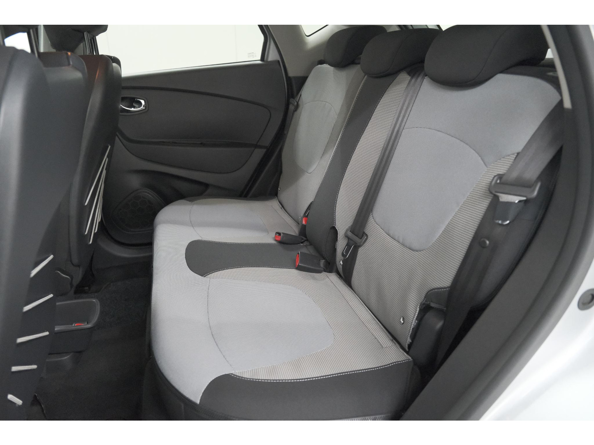 Renault Captur TCe 120 EDC Dynamique | Trekhaak | Camera | Climate Control | Navigatie