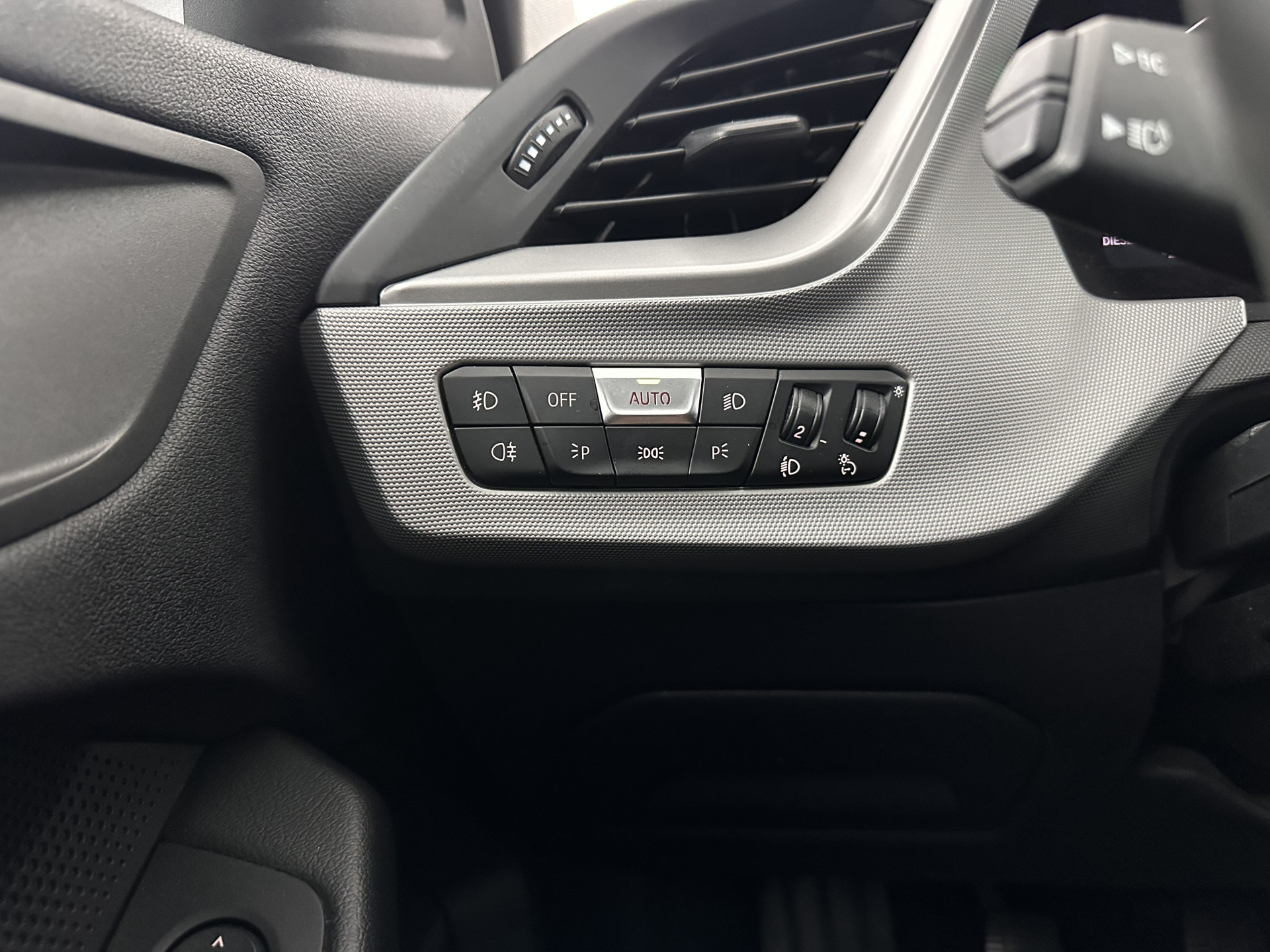 BMW 1-serie 116D EXECUTIVE EDITION *DIGI-COCKPIT | FULL-LED | NAVI-FULLMAP | AMBIENT-LIGHT | CRUISE | KEYLESS | PRIVACY-GLASS | ECC | PDC | 16"ALU*