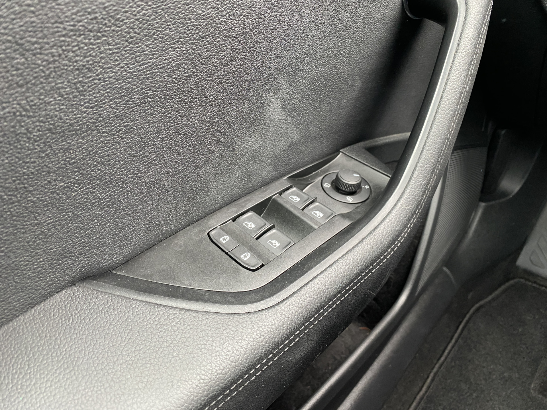 ŠKODA Superb Combi 1.4 TSI iV 218 pk Business Edition Plus AUT. | 1e eigenaar | navigatie | panoramadak | trekhaak | leder interieur