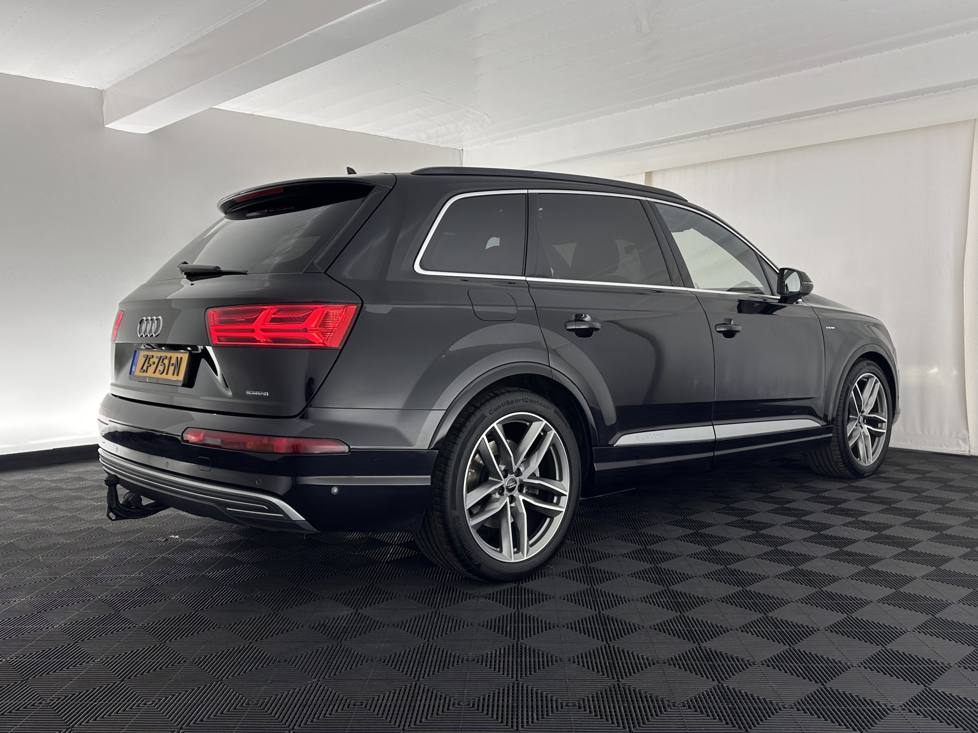 Audi Q7 3.0 TDI e-tron Quattro Sport (Plug-In) Aut. *PANO | LEATHER | ADAPTIVE-CRUISE | MATRIX-LED | BOSE-AUDIO | BLINDSPOT | MEMORY-PACK | DIGI-COCKPIT | HEATED-SPORTSEATS | NAVI-FULLMAP | CAMERA | HEAD-UP | SHIFTPADDLES | TOWBAR | 21"*