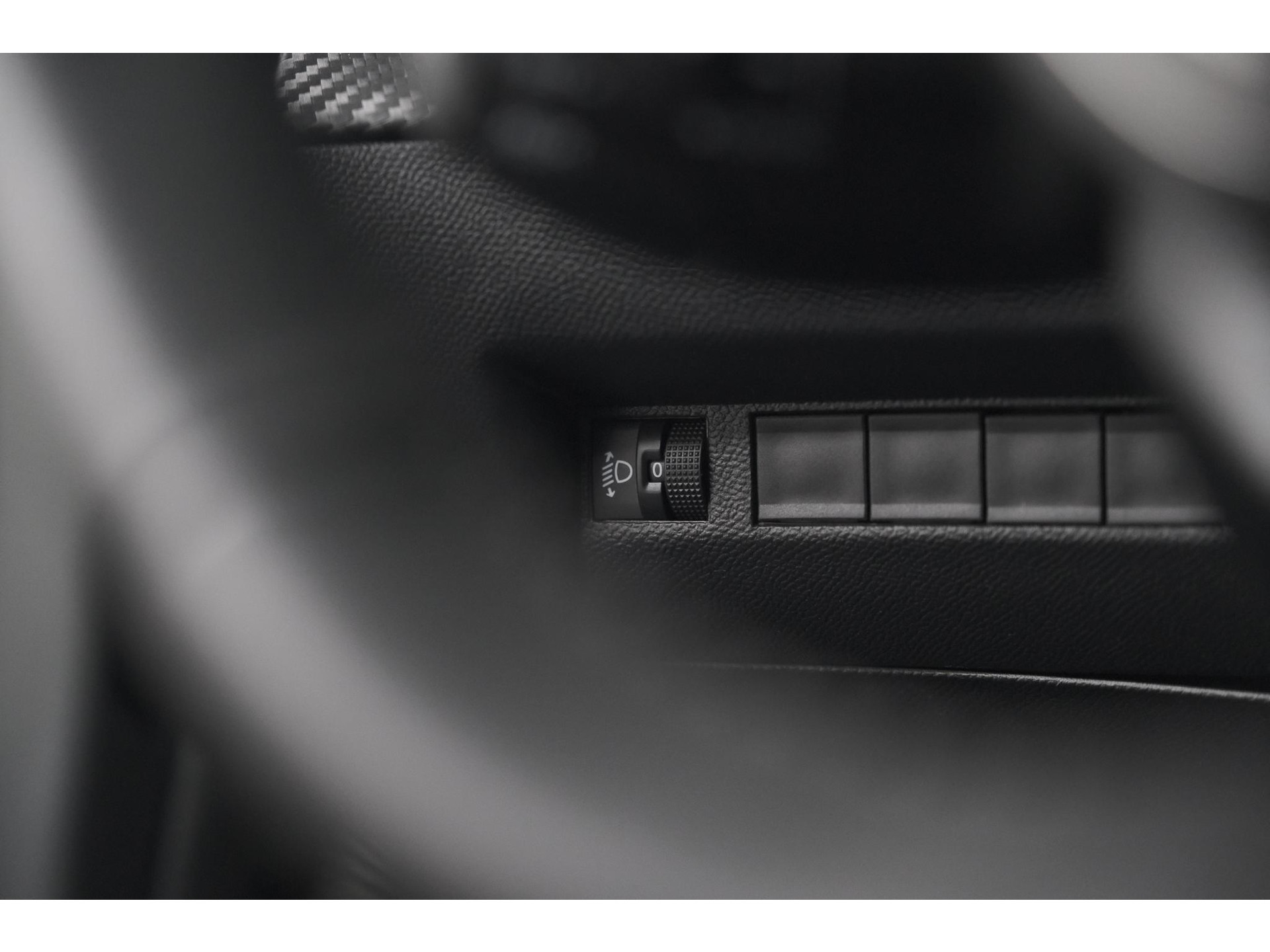Peugeot 208 PureTech 100 Allure | 360 Camera | Adaptieve Cruise Control | Navigatie | Dodehoekdetectie