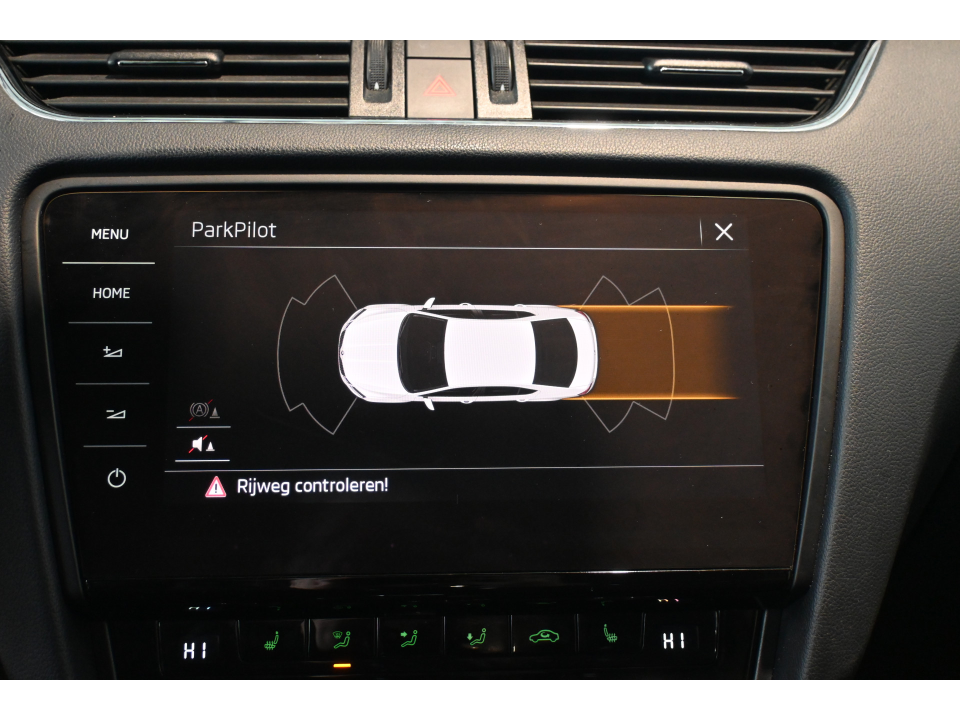 ŠKODA Octavia 1.0 TSI Greentech Style Business Automaat Navigatie Carplay Stoelverwarming Inruil Mogelijk!