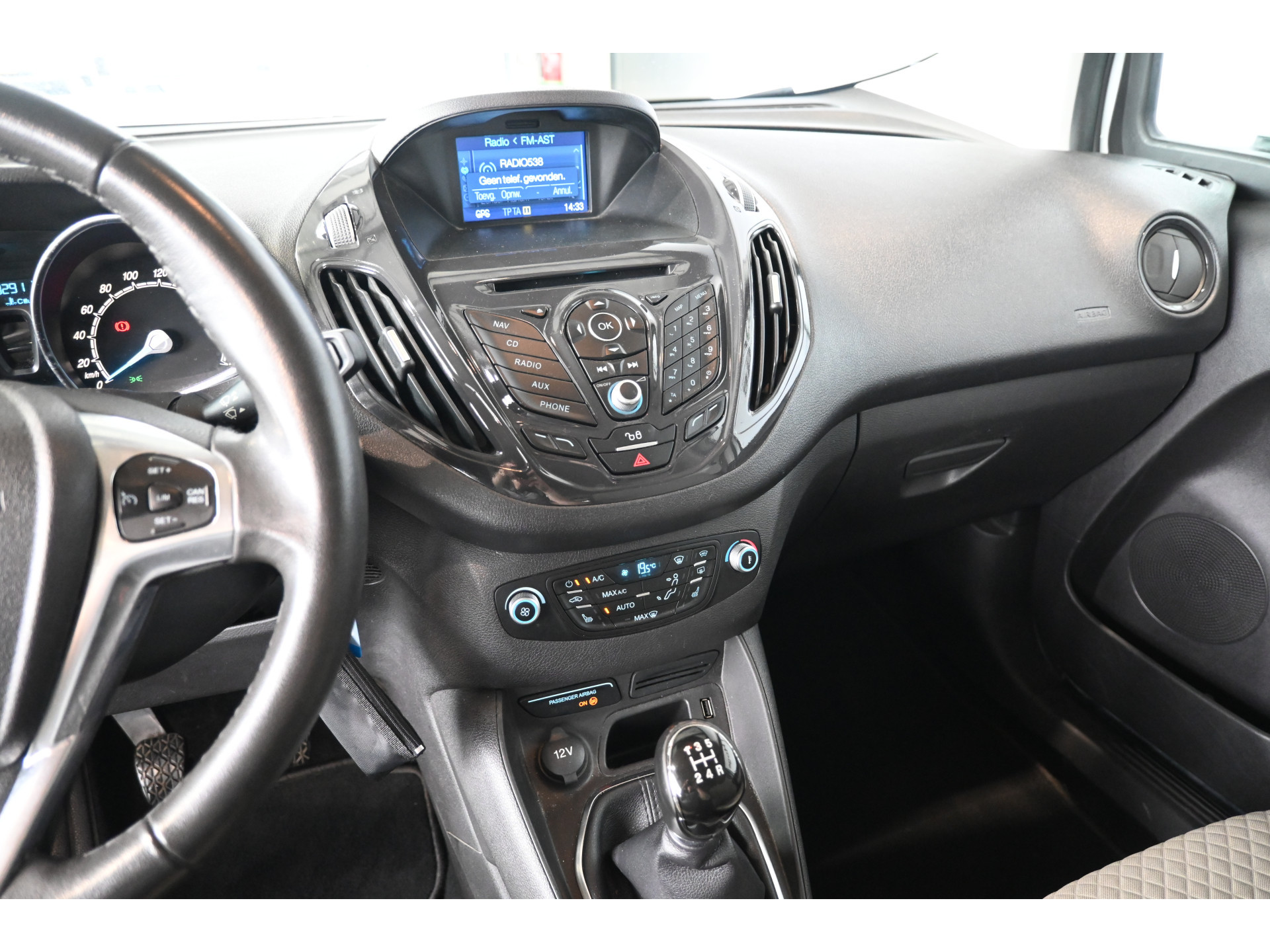 Ford Tourneo Courier 1.0 Titanium Clima Navigatie 2x Schuifdeur Stoelverwarming Cruise Control Rijklaarprijs! Inruil Mogelijk!