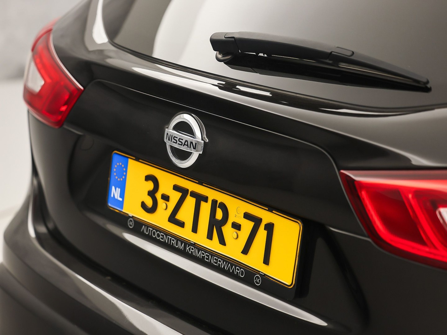Nissan Qashqai 1.6 Tekna Sport (PANORAMADAK, NAVIGATIE, 360 CAMERA, LEDER, ELEK SPORTSTOELEN, GETINT GLAS, CRUISE, NIEUWSTAAT)