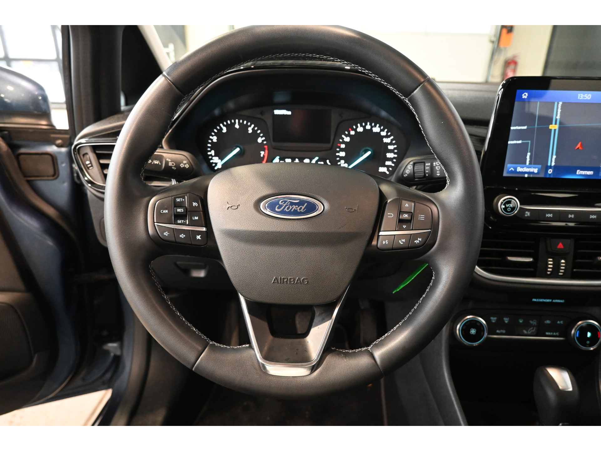 Ford Fiesta 1.0 EcoBoost Titanium Automaat Clima Navigatie LED Carplay Rijklaarprijs Inruil Mogelijk!