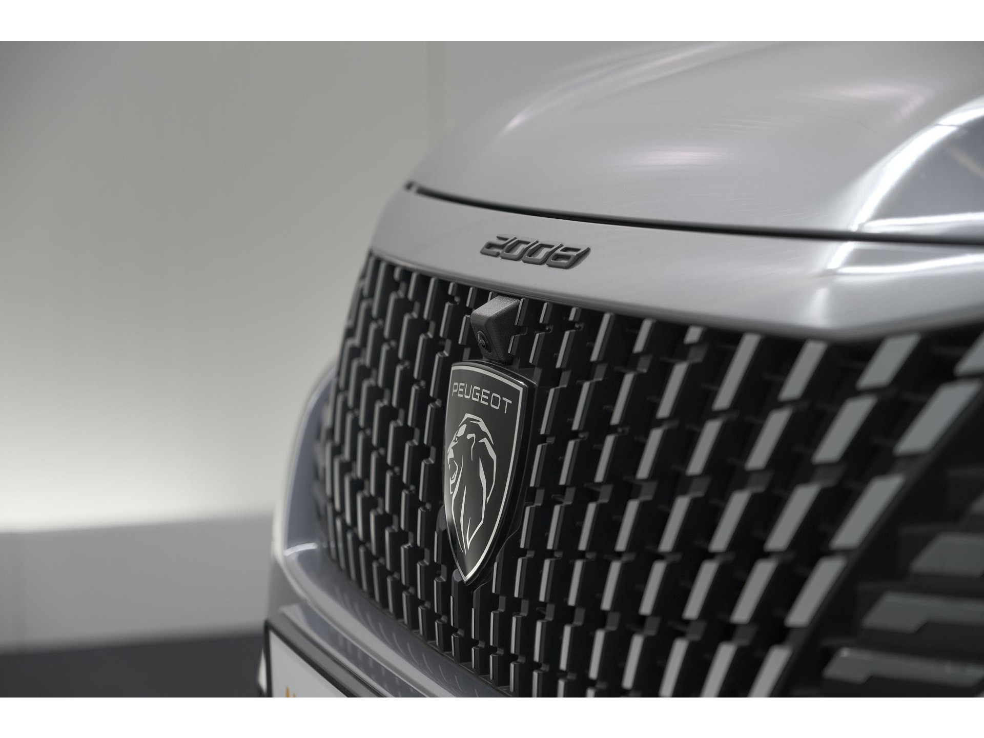 Peugeot 2008 1.2 Hybrid 145 Allure | 360 Camera | Adaptieve Cruise Control | Dodehoekdetectie | Apple Carplay