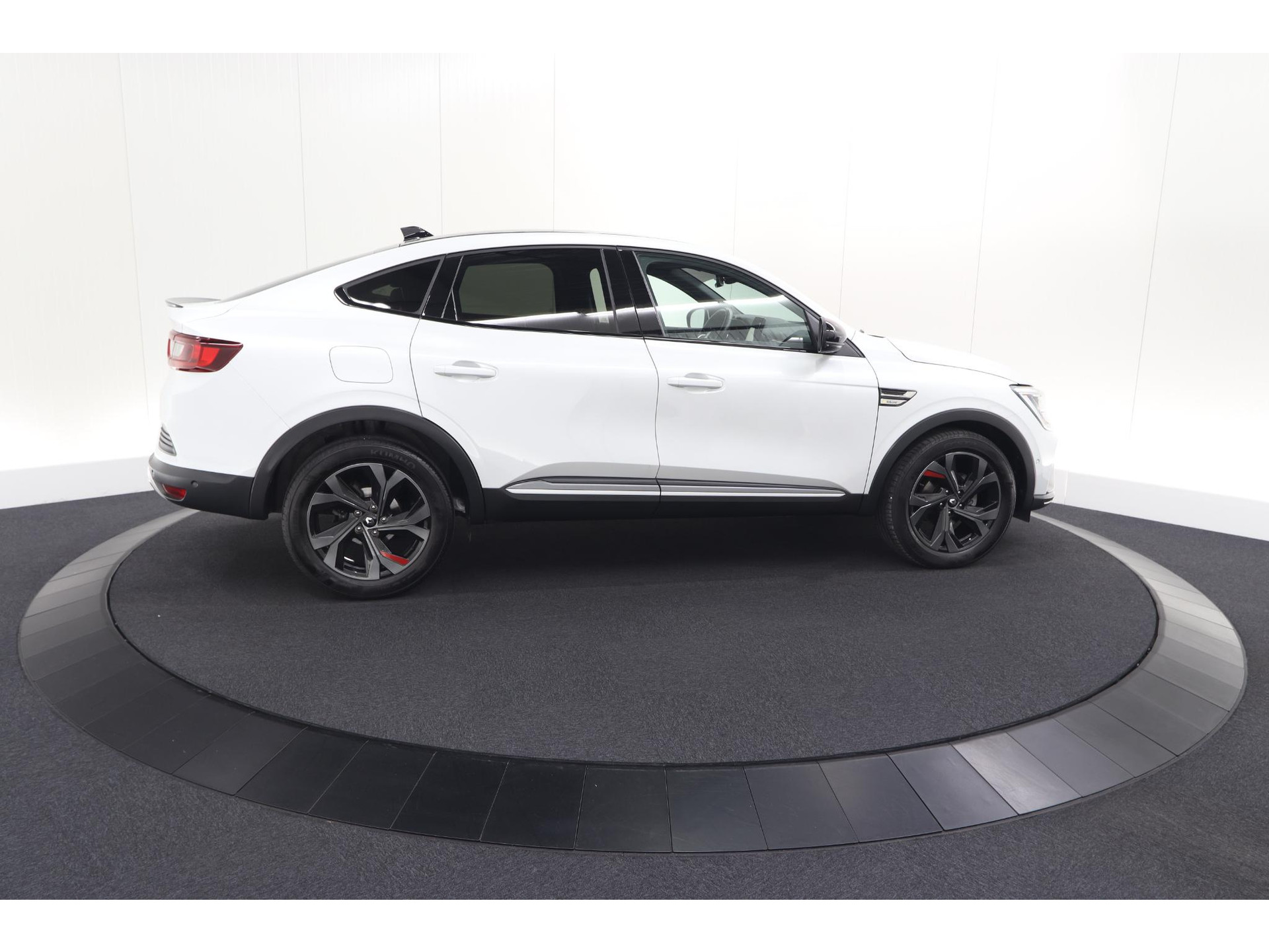 Renault Arkana 1.3 TCe 140 EDC RS Line | Camera | Cruise Control Adaptief | Dodehoekdetectie | Stoelverwarming | Apple Carplay