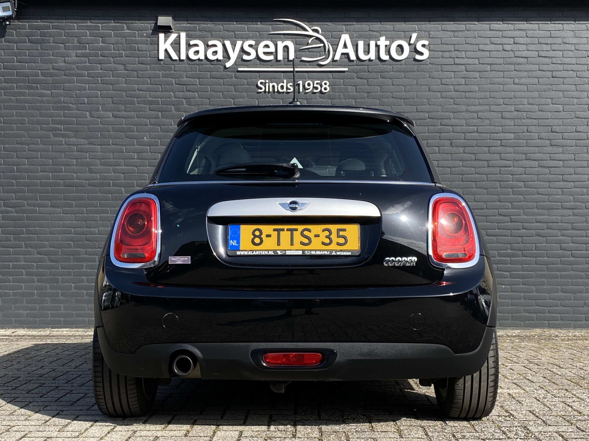 MINI Mini 1.5 Cooper Pepper 136 pk | navigatie | panoramadak | bluetooth | cruise control | chromen details | trekhaak