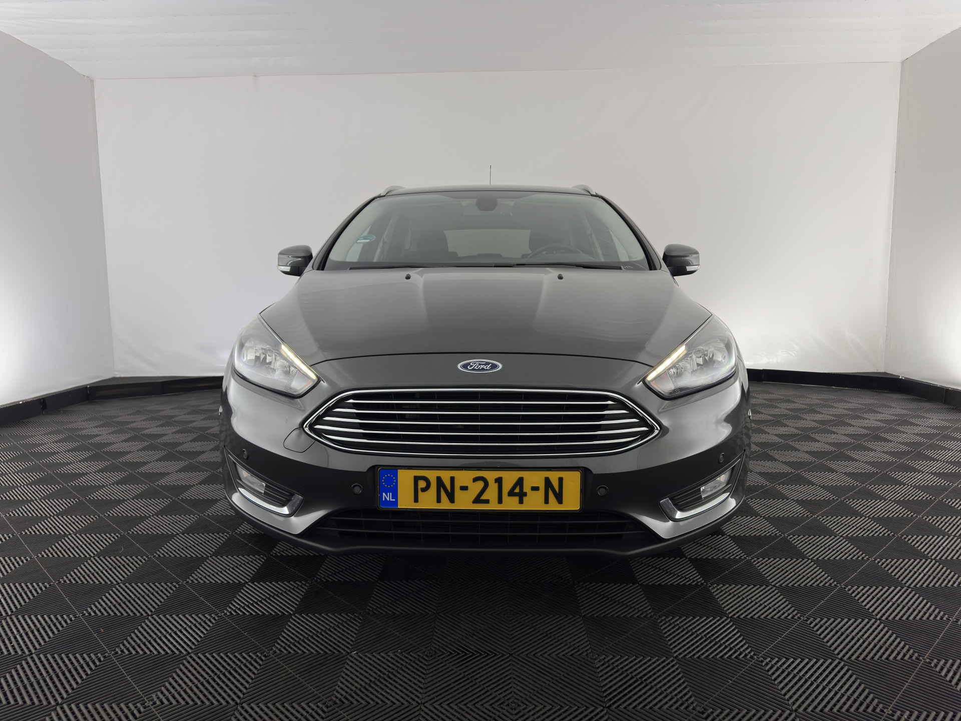 Ford Focus Wagon 1.5 TDCI Titanium Lease Edition (INCL-BTW) Aut. *NAVI-FULLMAP | HEATED-COMFORTSEATS | KEYLESS | PRIVACY-GLASS | ECC | SYNC-AUDIO | PDC | CRUISE | 16''ALU*