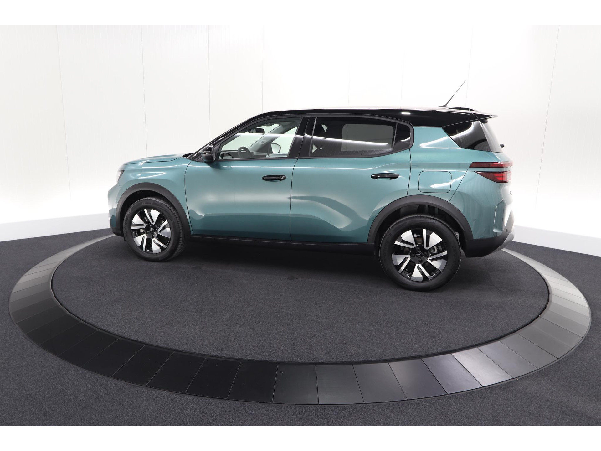 Opel Frontera Electric GS 44 kWh | 11 KW Laadfunctie | Camera | Dodehoekdetectie | Apple Carplay