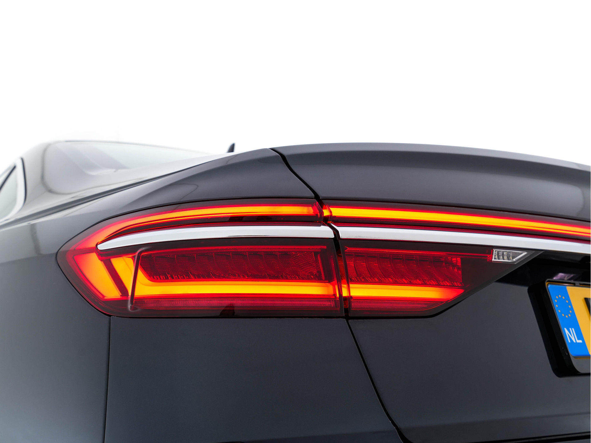 Audi A8 50 TDI Quattro Aut. * MATRIX-LED | UNICUM-LEATHER | DIGI-COCKPIT | BANG&OLUFSEN-SURROUND | SOFT-CLOSE | KEYLESS | MEMORY-SEATS | ADAPTIVE-CRUISE | DAB | CAMERA | ECC | PDC | AIR-SUSPENSION | AMBIENT-LIGHT