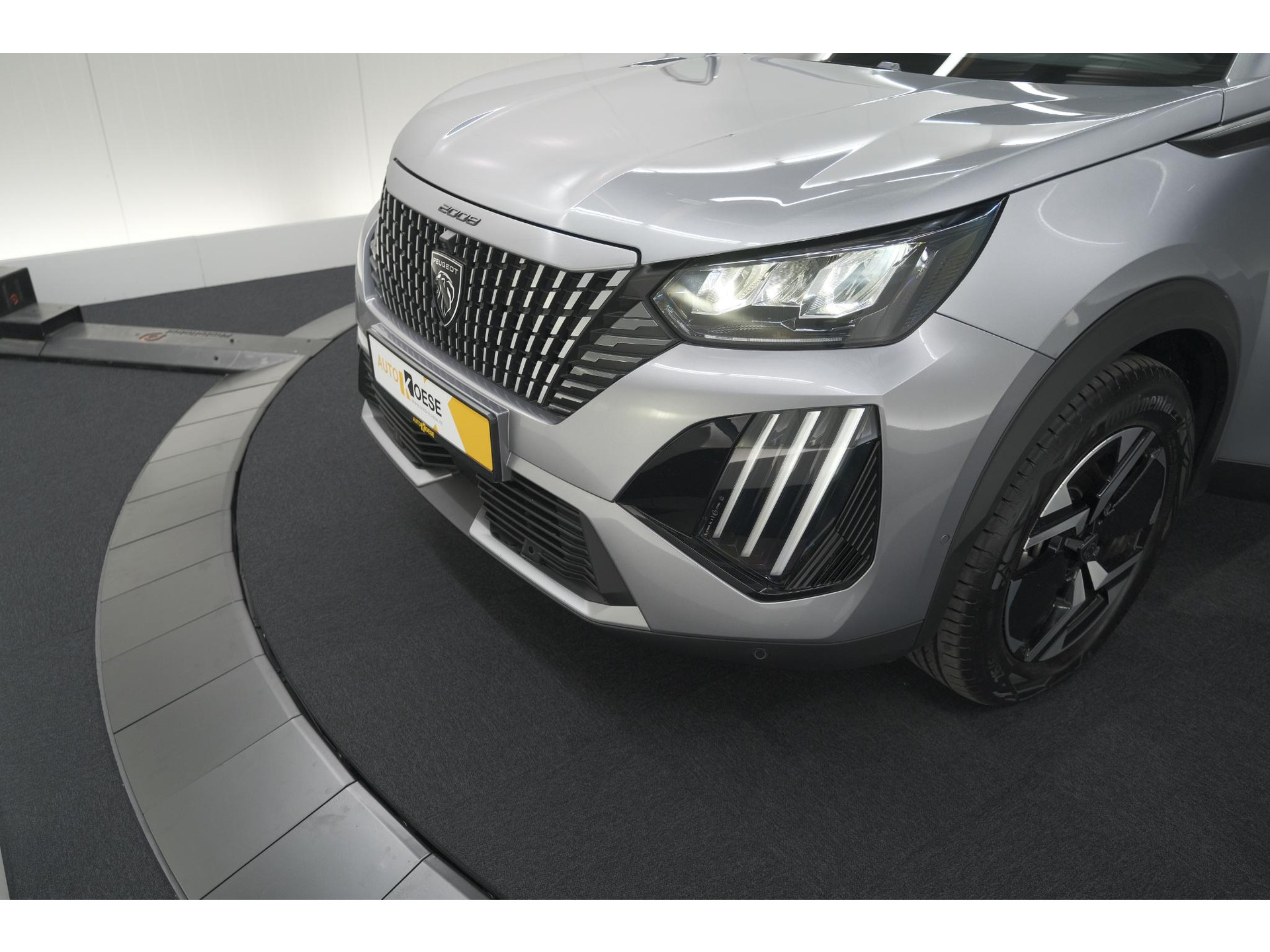 Peugeot 2008 1.2 Hybrid 145 Allure | 360 Camera | Adaptieve Cruise Control | Dodehoekdetectie | Apple Carplay