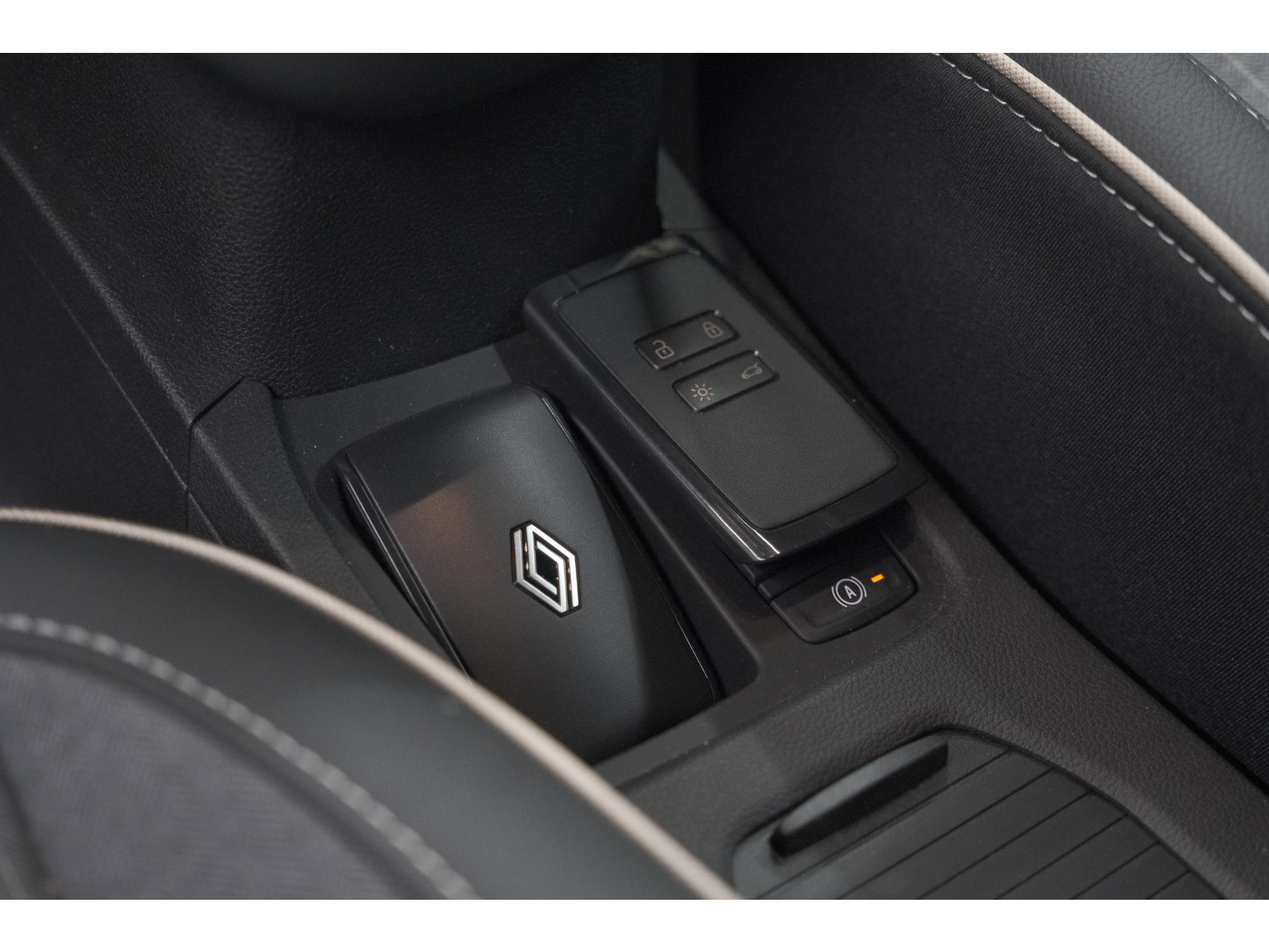 Renault Clio TCe 90 GPF techno | Nieuw Model | 360 Camera | Apple Carplay | Parkeersensoren