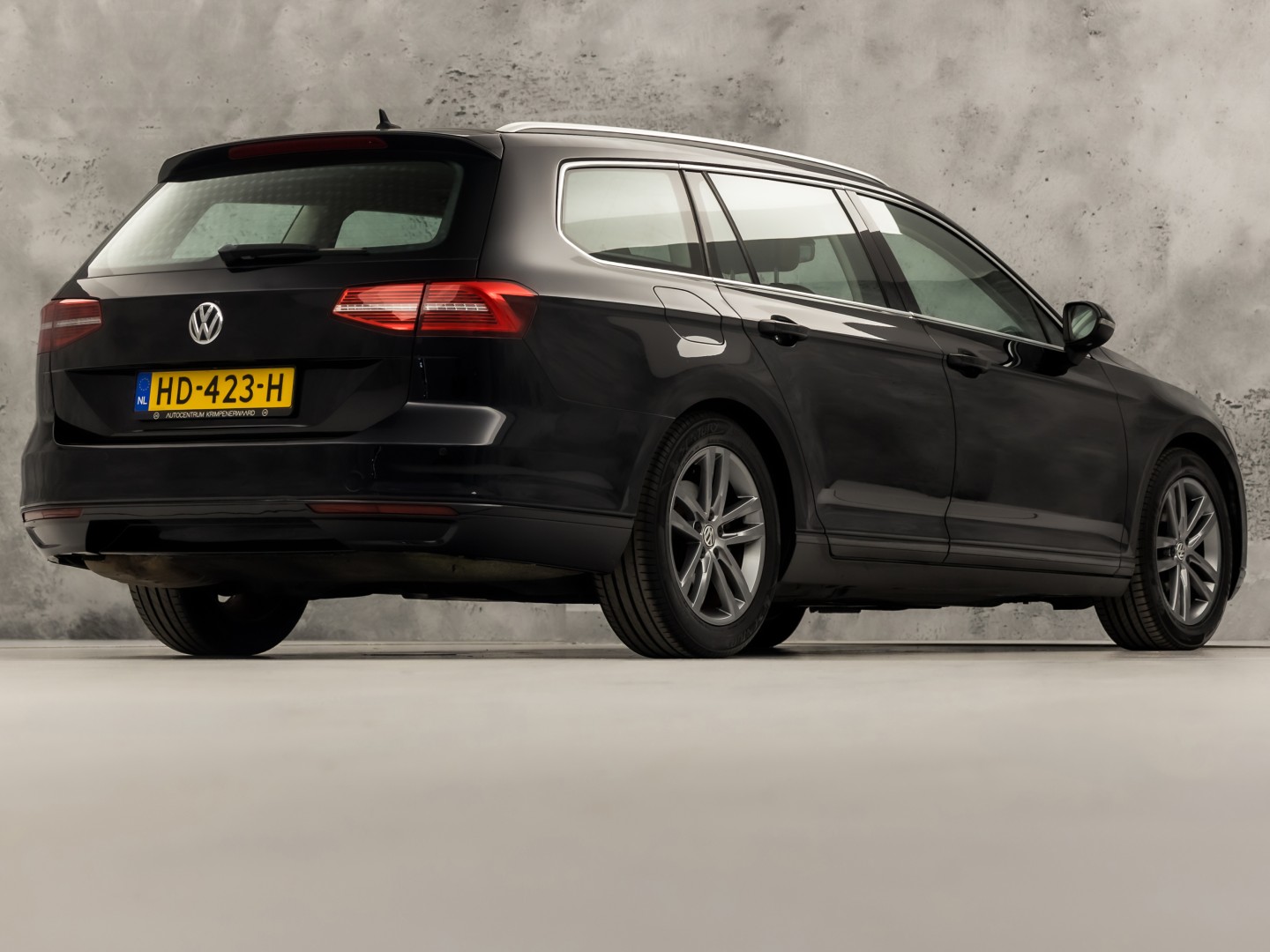 Volkswagen Passat Variant 1.4 TSI Sport (NAVIGATIE, CLIMATE, BRUIN LEDER, KEYLESS, PARKEERSENSOREN, SPORTSTOELEN, CRUISE, NIEUWE APK, NIEUWSTAAT)