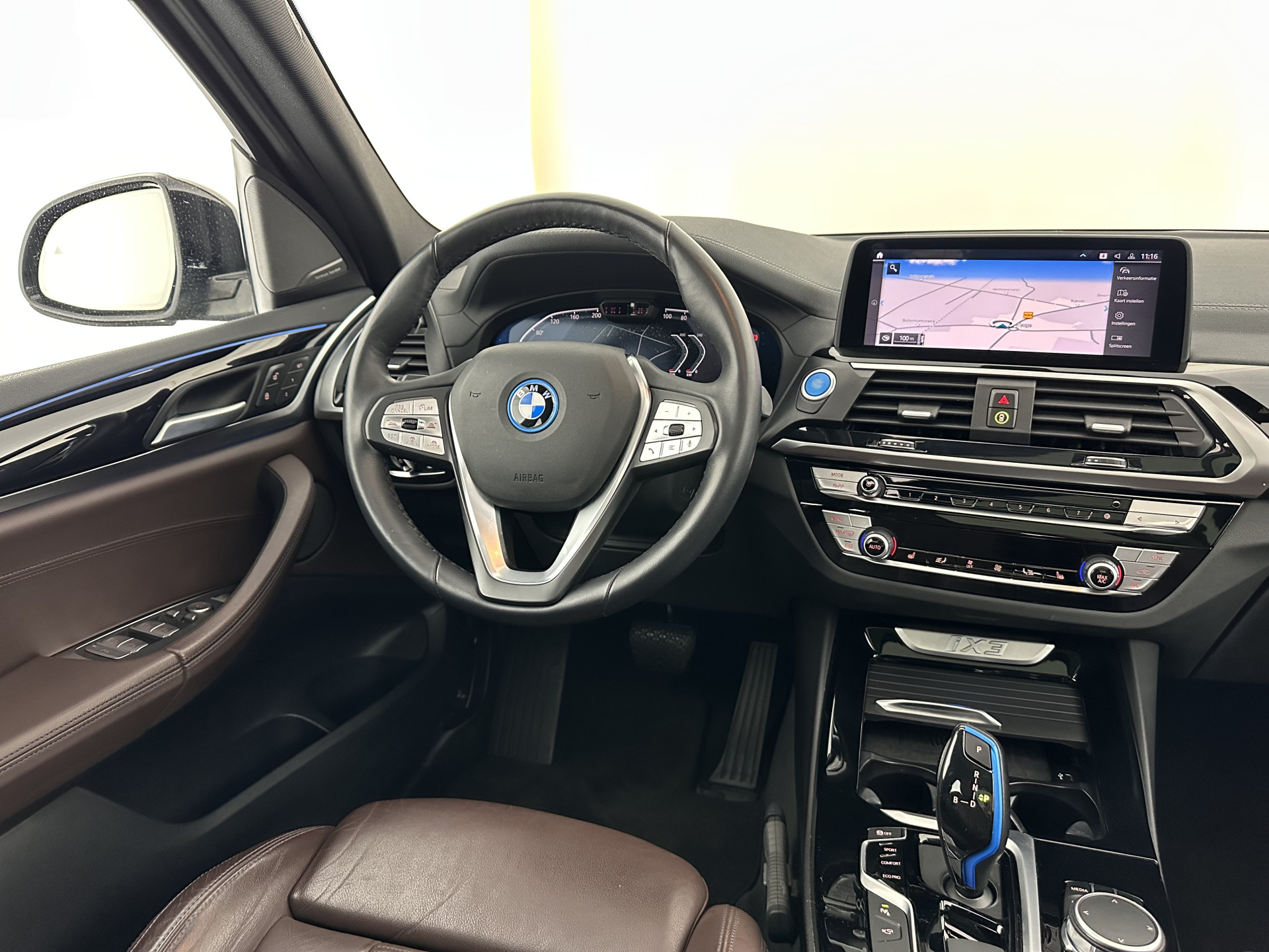 BMW iX3 High Executive 80 kWh [ 3-Fase-11kW ] {SOH-99%} (INCL-BTW) Aut. *HEATPUMP | PANO | LEATHER | HARMAN/KARDON | FULL-LED | BLINDSPOT | MEMORY-PACK | DIGI-COCKPIT | HEATED-SPORTSEATS | KEYLESS | TOPVIEW | DAB+ | NAVI-FULLMAP | HEAD-UP | ...