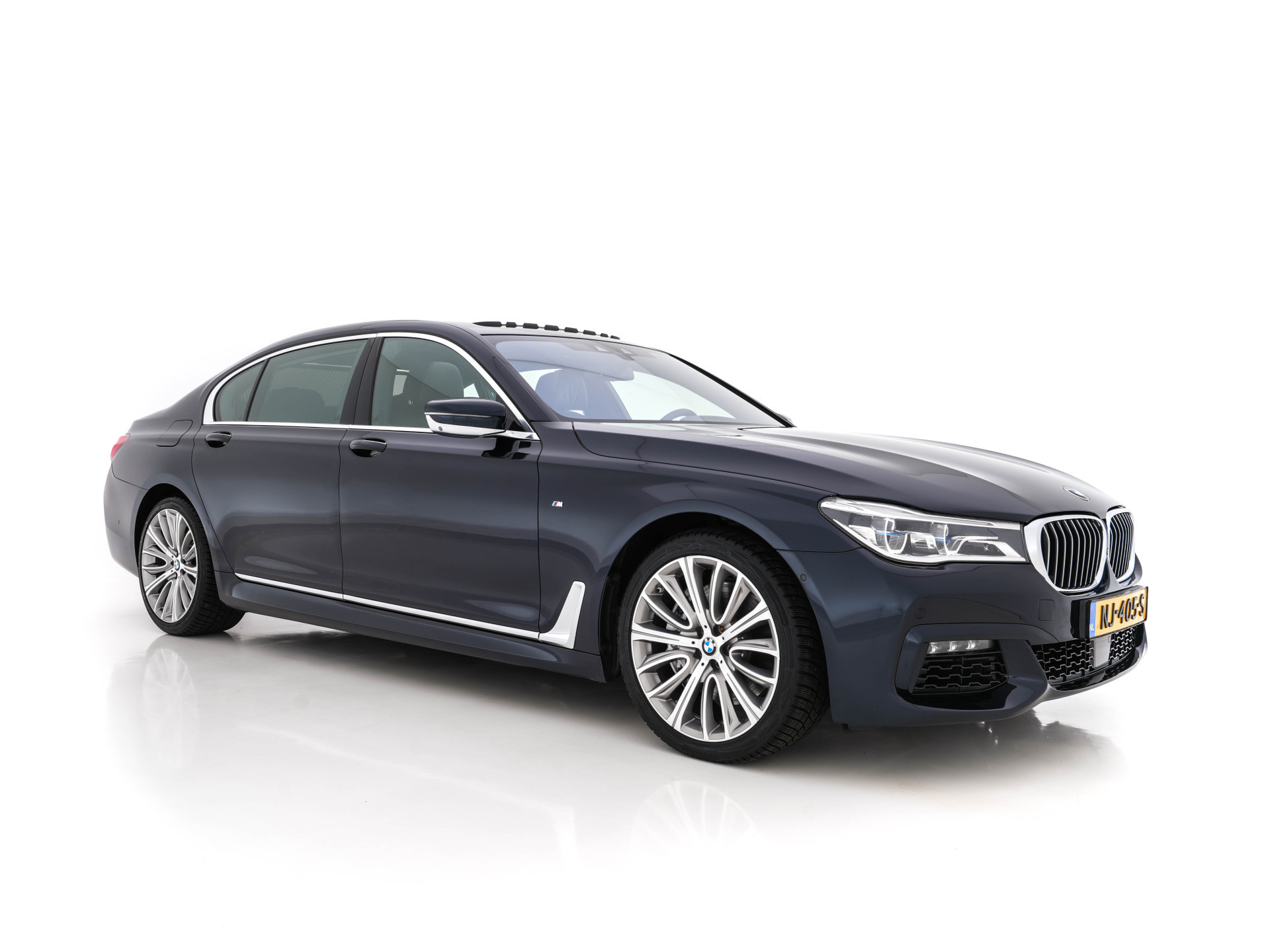 BMW 7-serie 750i Long M-Aerodynamic xDrive High Executive Aut. *PANO | DESIGN-LEATHER | LASER-LED | SOFTCLOSE |TOPVIEW | HARMAN/KARDON-SOUND | MEMORY-PACK | NAVI-FULLMAP | KEYLESS | ADAPTIVE-CRUISE | HEAD-UP | MASSAGE/HEATED/COOLED-COMFORT-SEATS | .