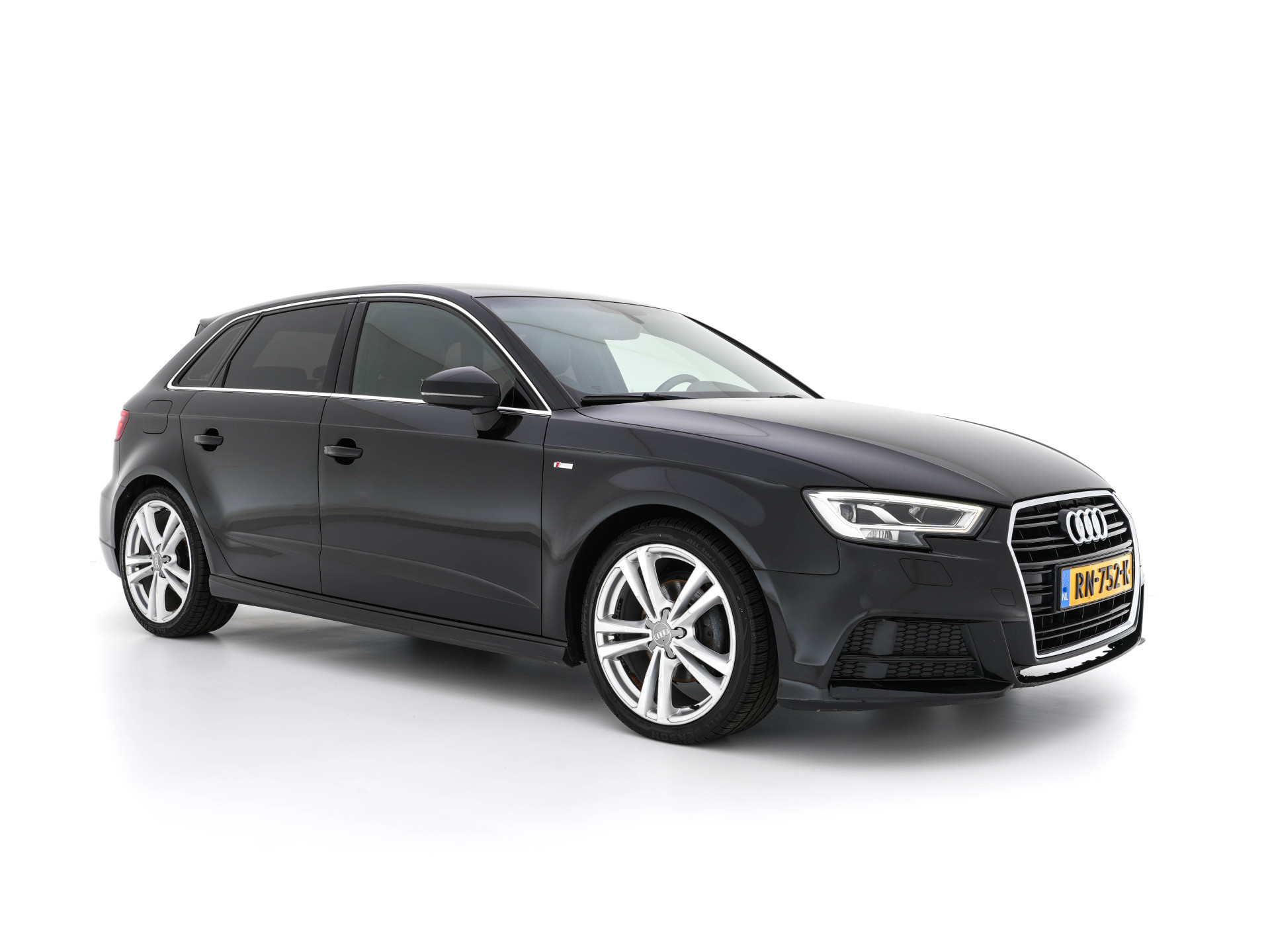 Audi A3 Sportback 1.5 TFSI CoD S-Line-Sportpack Edition Aut. *FULL-LED | LEATHER-FABRIC | NAVI-FULLMAP | SPORT-SEATS | AUDI-SOUND | ECC | PDC | PRIVACY-GLASS | CRUISE | 18''ALU*