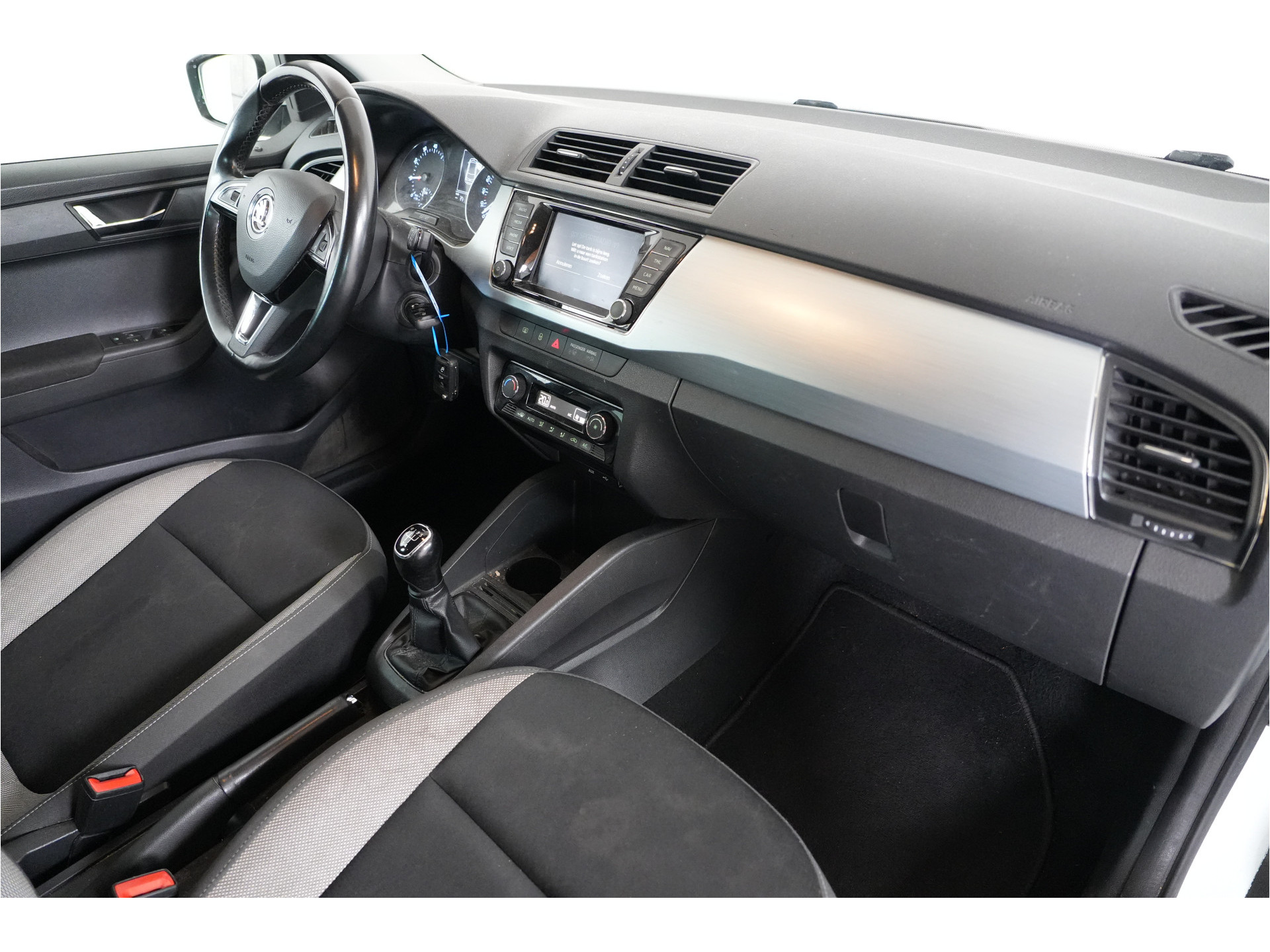 ŠKODA Fabia 1.0 TSI Drive | Navi | Cruise | PDC |