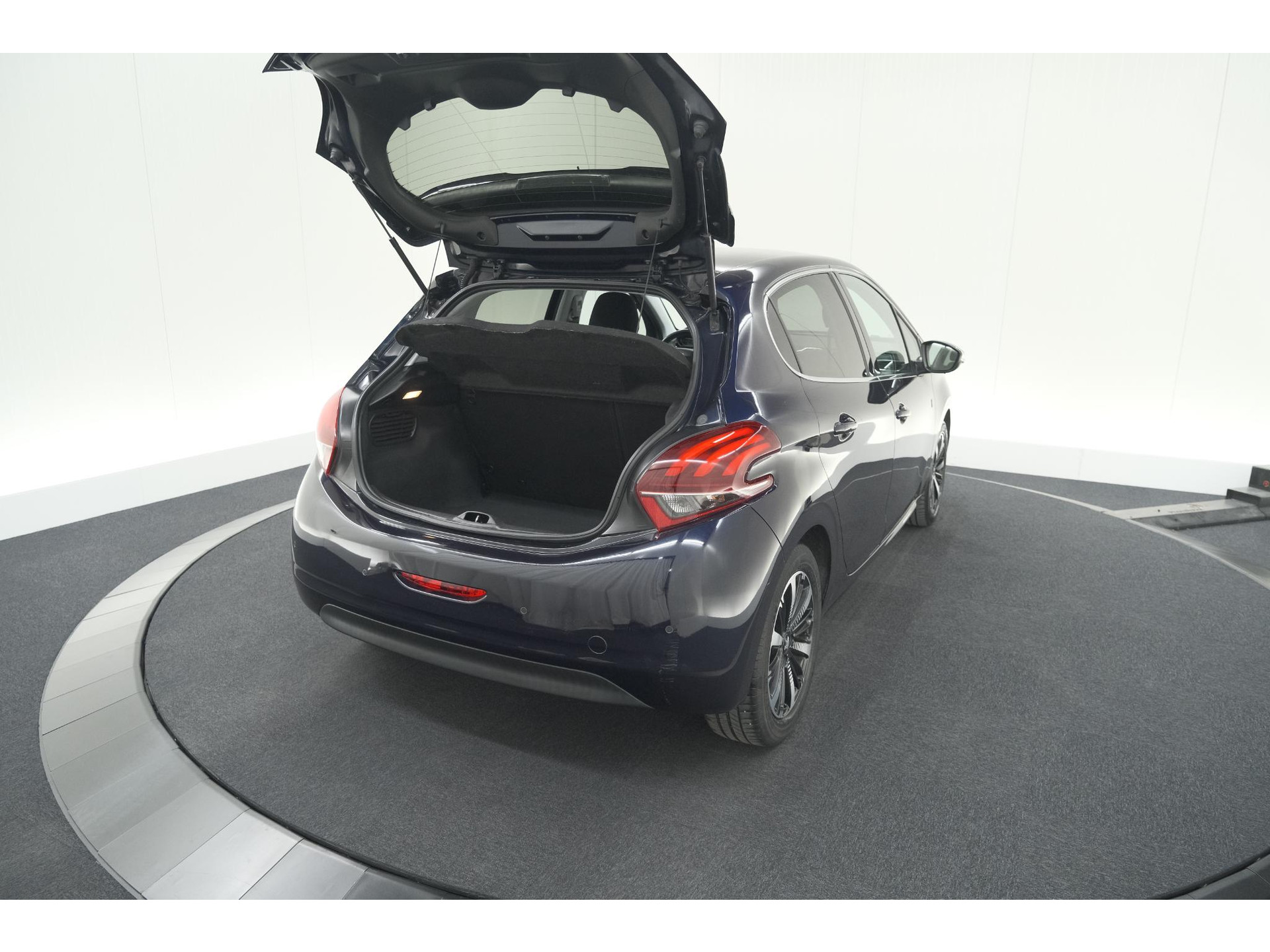Peugeot 208 PureTech 110 Tech Edition | Camera | Apple Carplay | Parkeersensoren