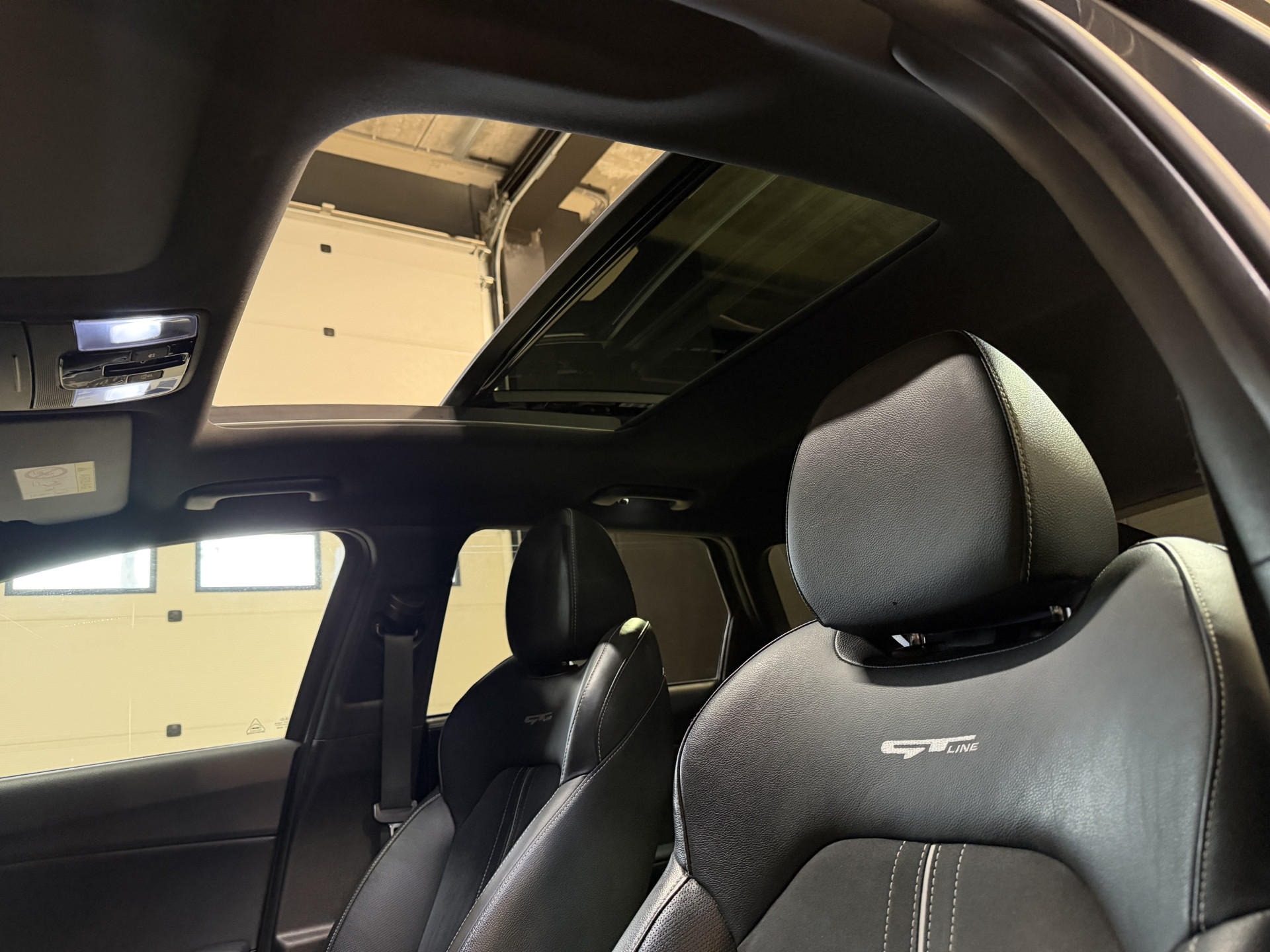 Kia Ceed Sportswagon 1.0 T-GDi GT-Line | Panoramadak | Dealer onderhouden | Camera | Afn. Trekhaak | Stoel/stuurverwarming | Carplay