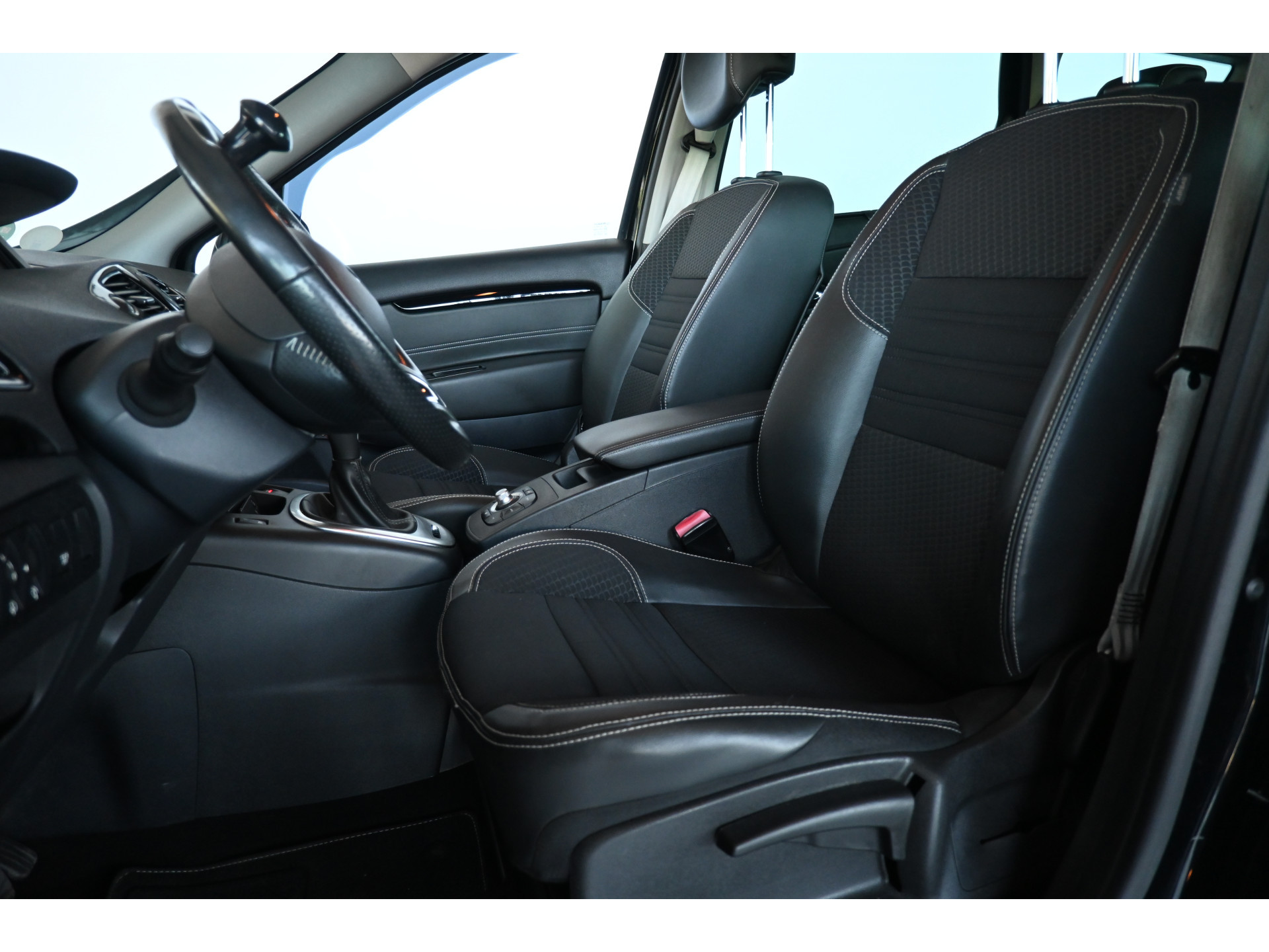 Renault Grand Scenic 1.5 dCi Bose Automaat Clima Navigatie Cruise Control Rijlaarprijs! Inruil Mogelijk!