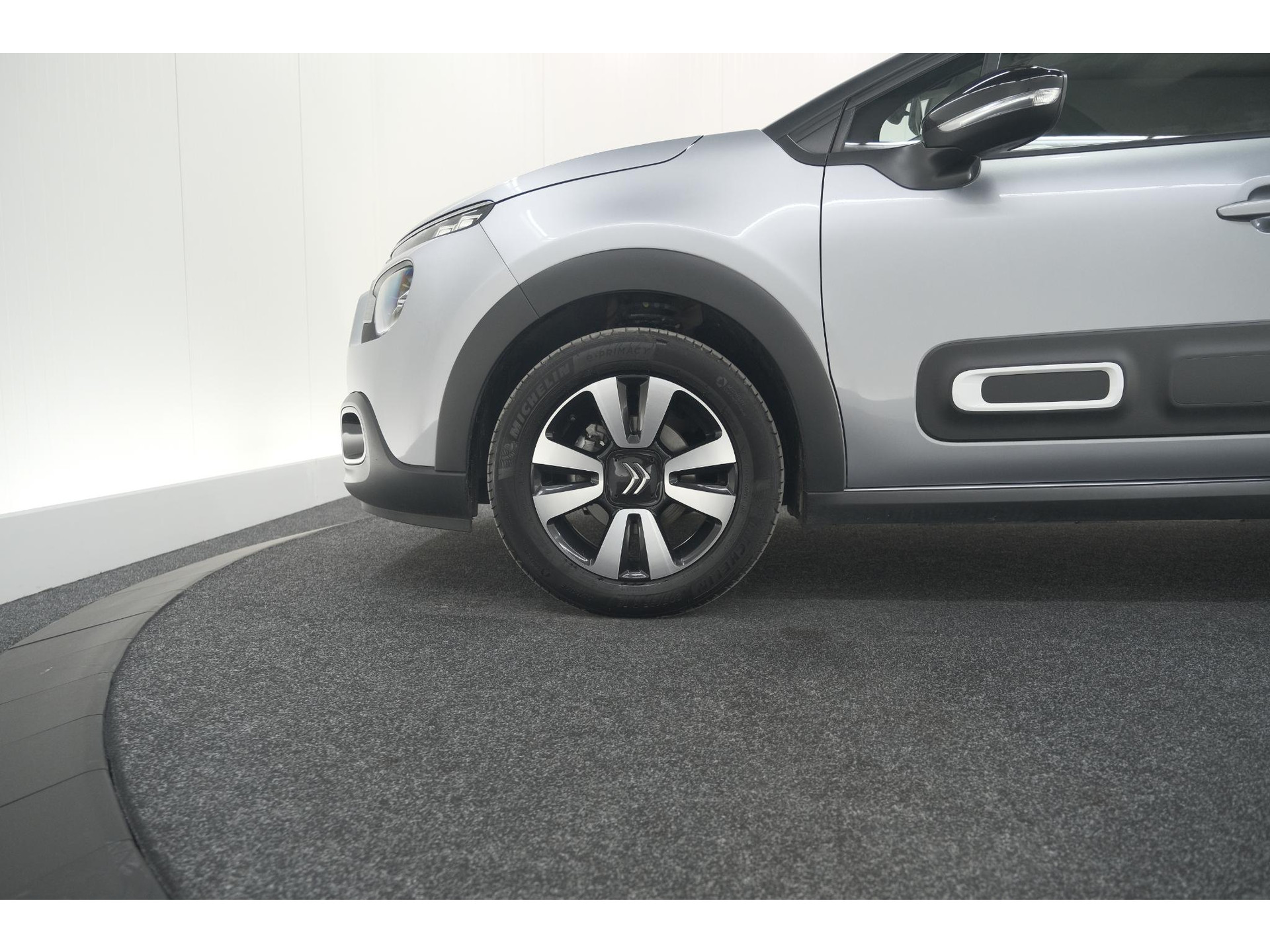 Citroen C3 PureTech 110 EAT6 Max | Parkeersensoren | Apple Carplay | 16 Inch Lichtmetalen Velgen