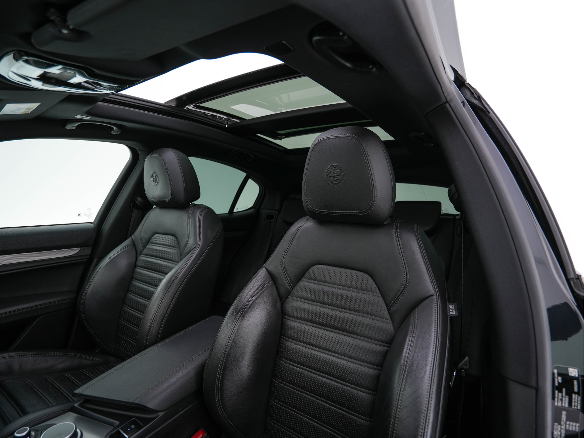 Alfa Romeo Stelvio 2.2d AWD Q4 Super Aut. *PANO | LEATHER | BI-XENON | MEMORY-PACK | HARMAN/KARDON | BLINDSPOT | CAMERA | DAB+ | NAVI-FULLMAP | HEATED-SPORTSEATS | ECC | ADAPTIVE-CRUISE | PDC | PRIVACYGLASS | TOWBAR | 19"ALU*