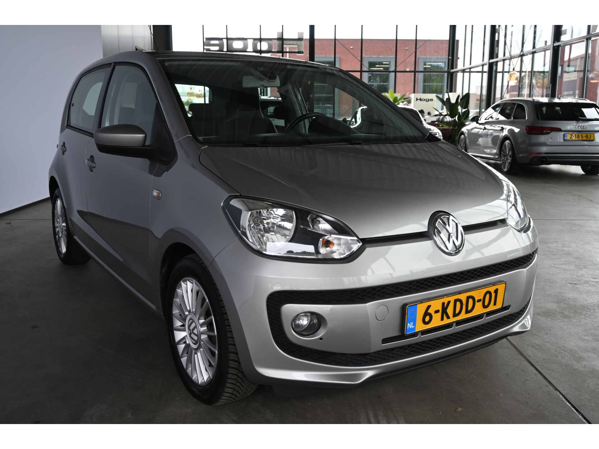 Volkswagen Up! 1.0 High Up! BlueMotion Airco Licht metaal Elektrisch Pakket! Goed Onderhouden! Inruil Mogelijk!