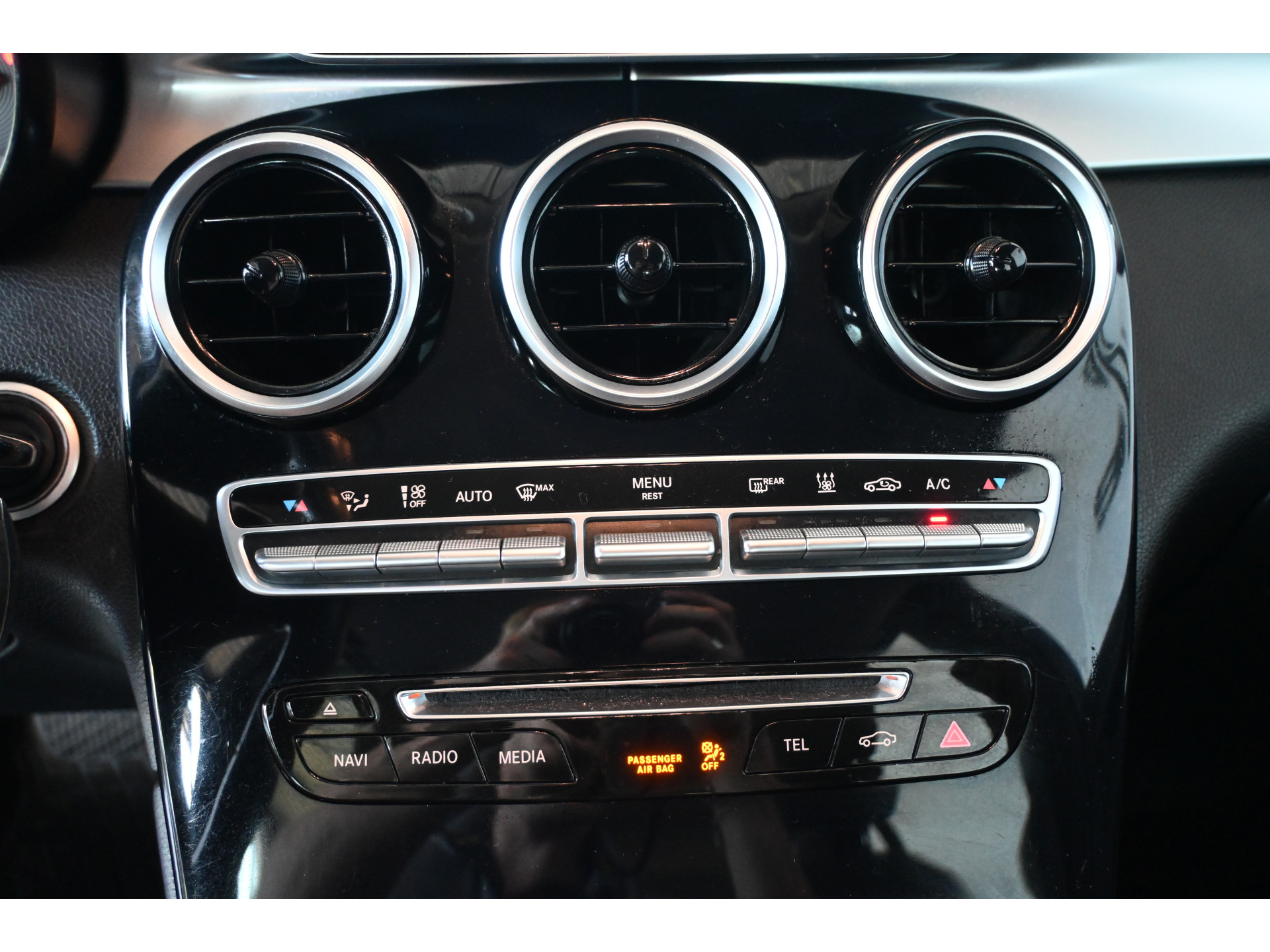 Mercedes-Benz GLC-klasse 350e 4MATIC Business Solution Automaat Navigatie Stoelverwarming Trekhaak Rijklaaprijs! Inruil Mogelijk!