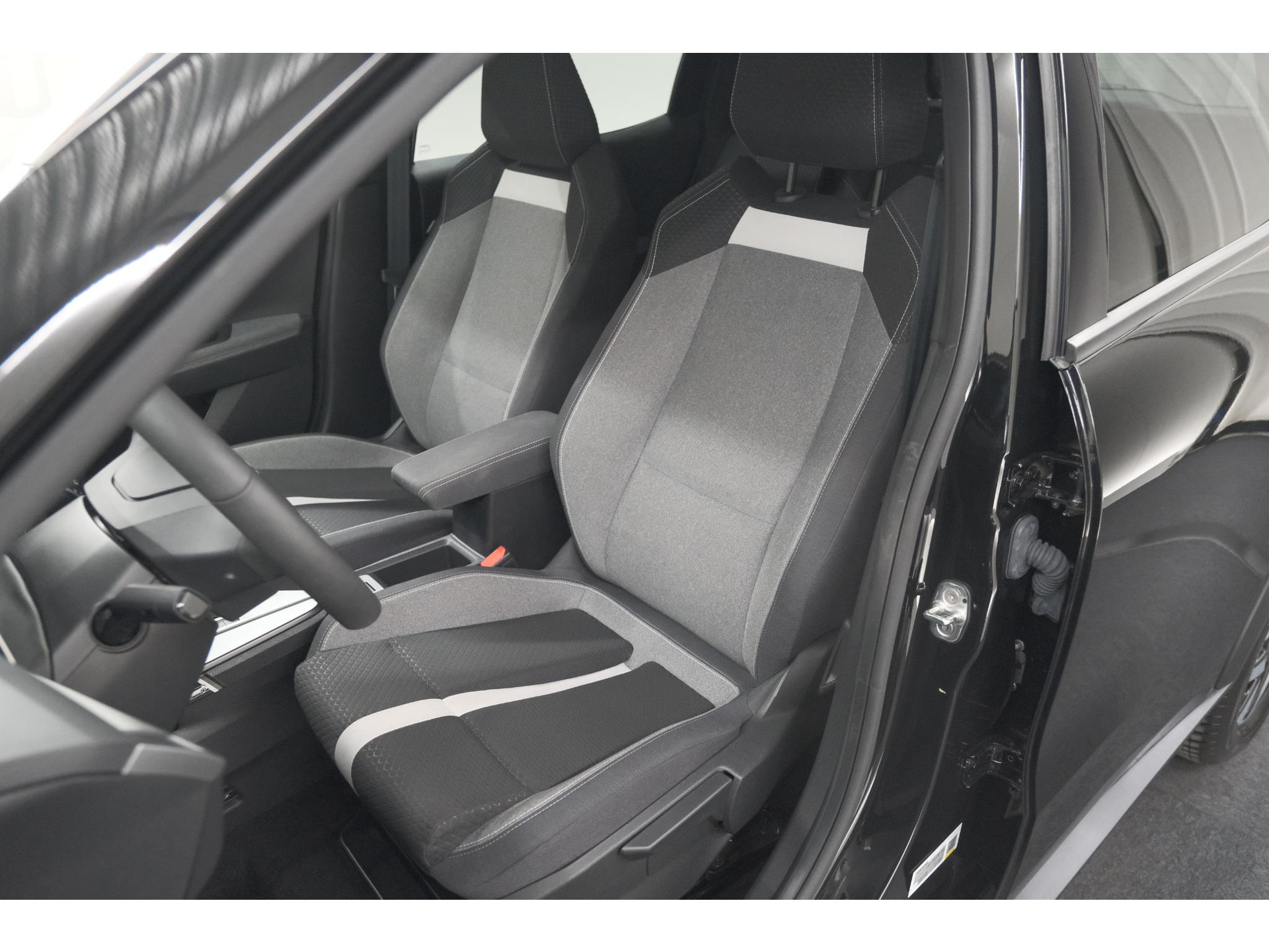 Opel Frontera 1.2 Turbo Hybrid 136 GS | Allseason Banden | Comfort Pakket | Navigatie | Dodehoekdetectie