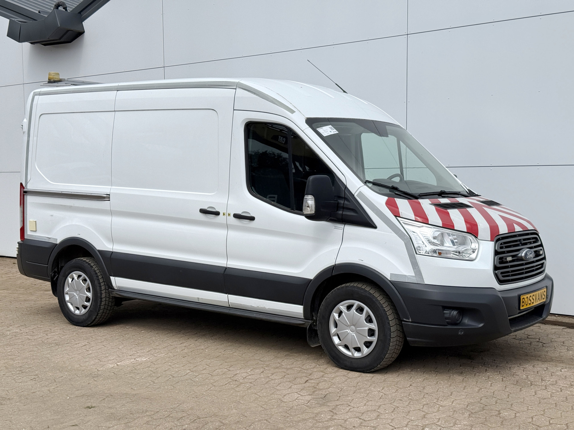 Ford Transit 2.0 TDCI 130PK L2H2 Airco Cruise Control Parkeersensoren Stoelverwarming Zwaailampen Kastwand Inbouw