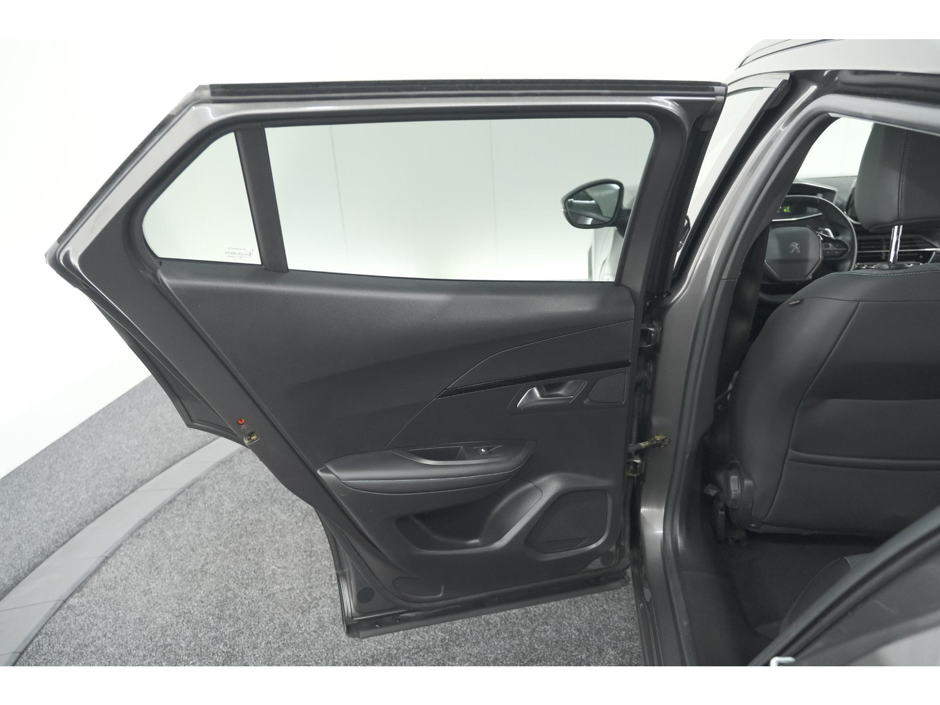 Peugeot 2008 PureTech 130 EAT8 Allure Pack | Stoelverwarming | Adaptieve Cruise Control | Camera