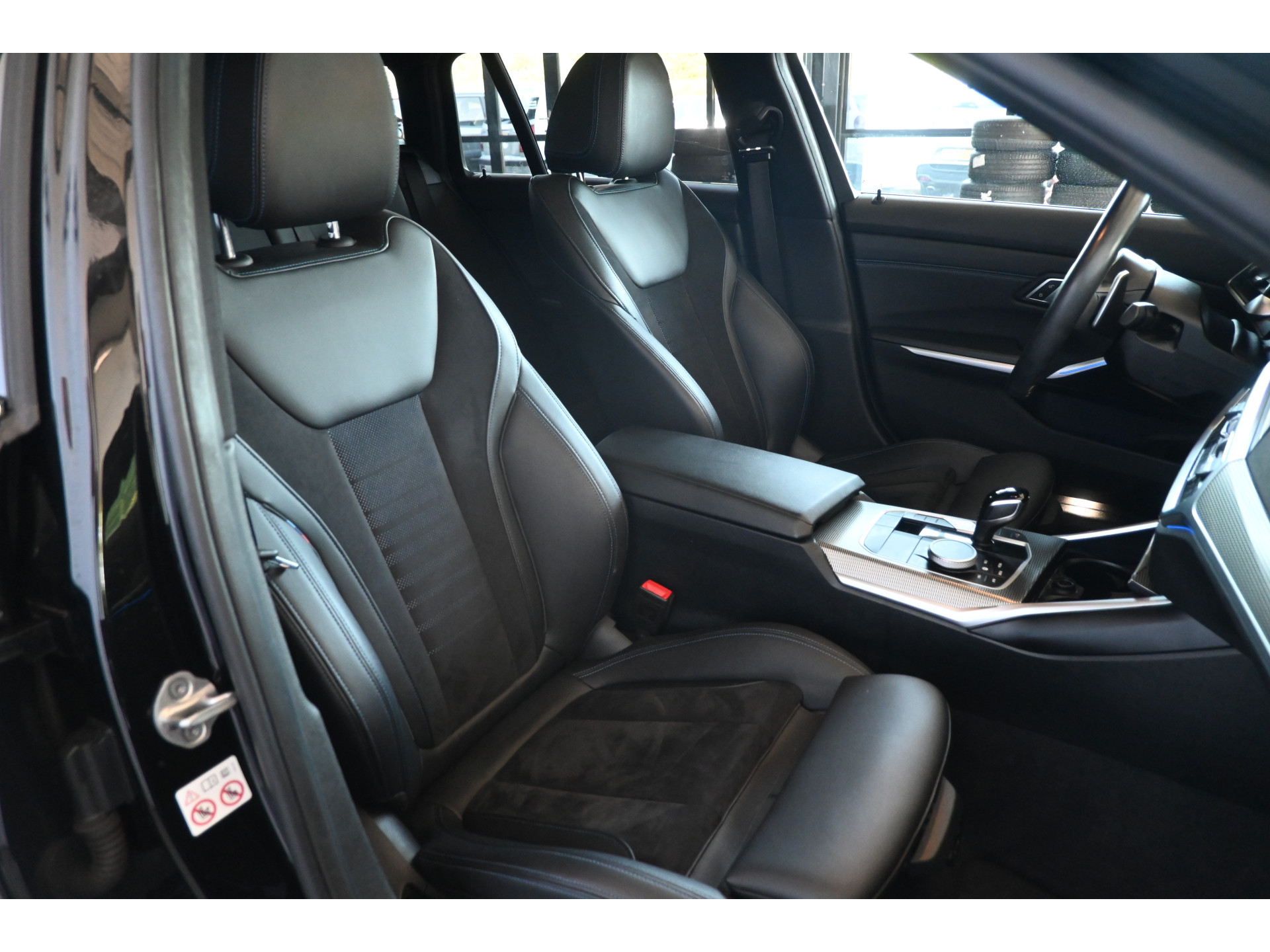 BMW 3-serie Touring 320i Automaat Business Edition Plus M-Pakket Navigatie LED Panoramadak Goed Onderhouden! Inruil Mogelijk!