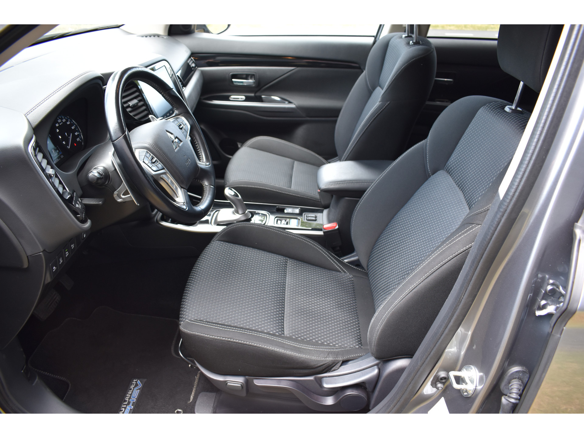 Mitsubishi Outlander 2.4 PHEV Instyle Plugin-hybride