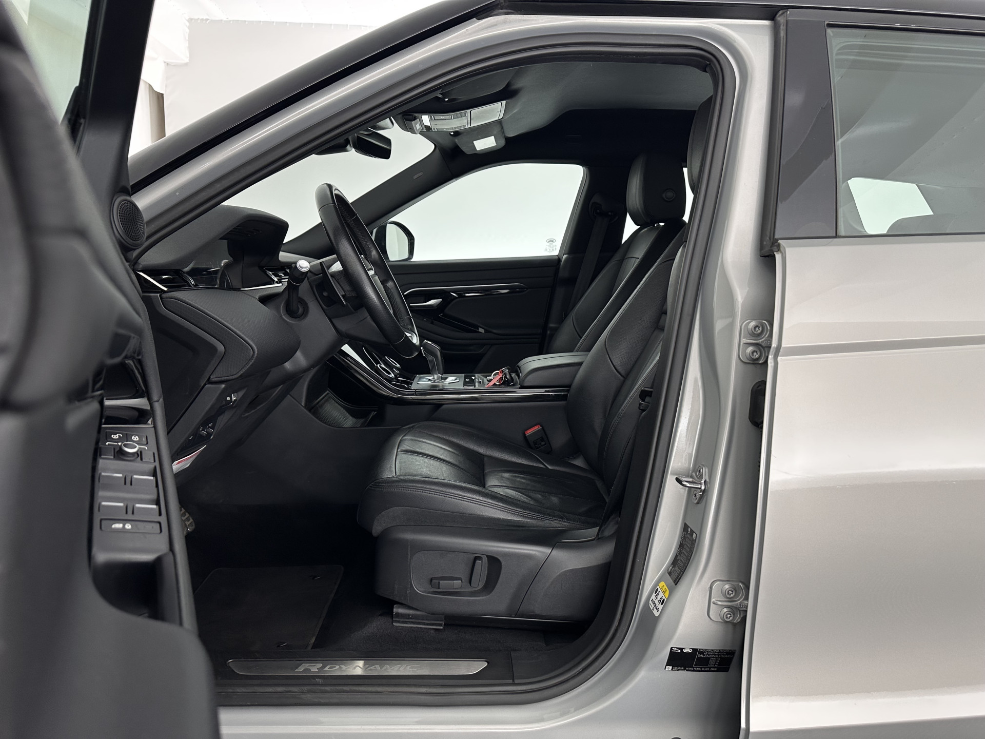 Land Rover Range Rover Evoque 2.0 D180 AWD SE (INCL-BTW) Aut. *LEATHER | FULL-LED | HEATED-COMFORTSEATS | NAVI-FULLMAP | SHIFTPADDLES | CAMERA | ECC | CARPLAY | PDC | CRUISE | 18''ALU*