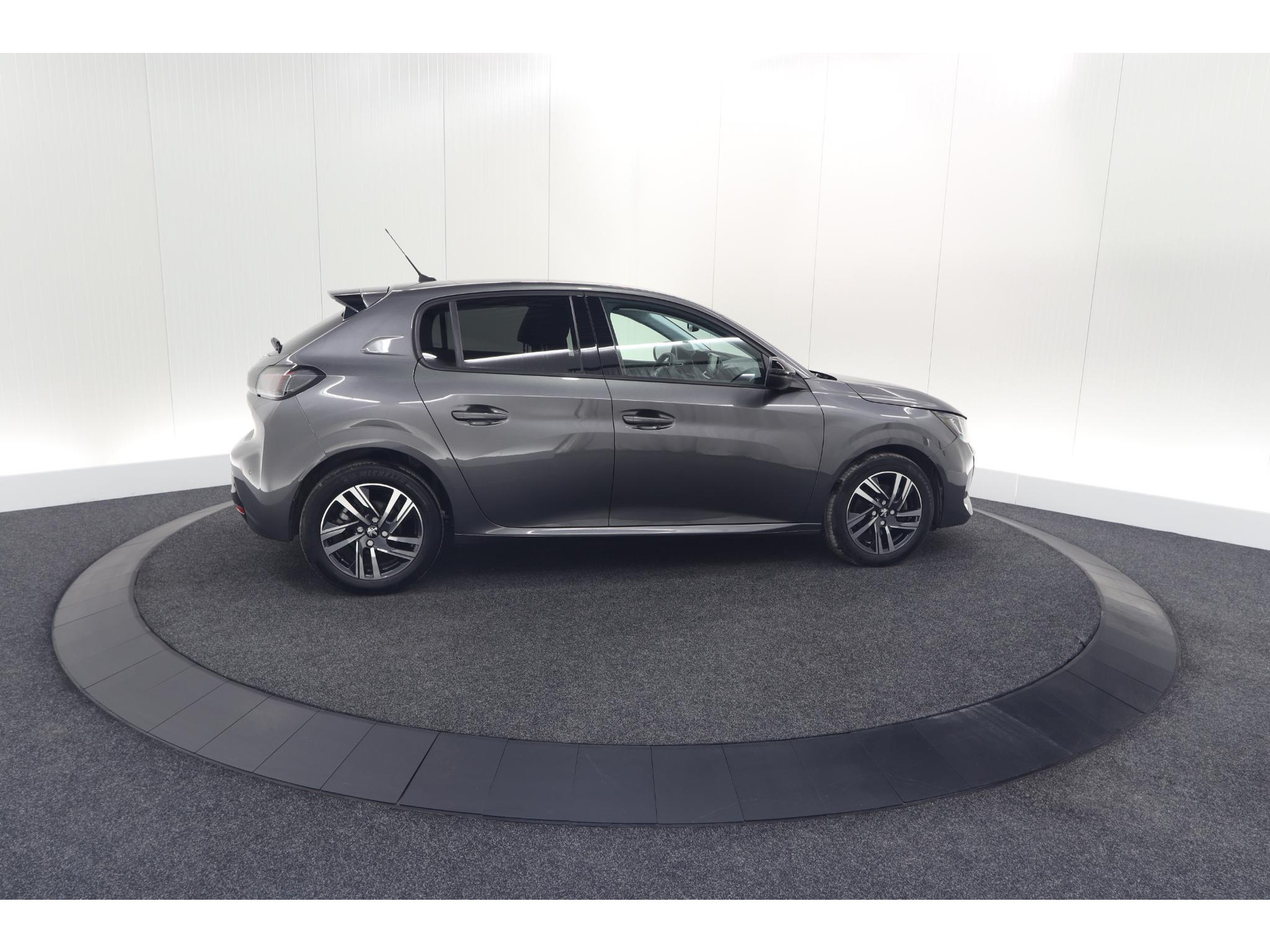 Peugeot 208 PureTech 100 Allure Pack | Camera | Apple Carplay | Stoelverwarming | Parkeersensoren