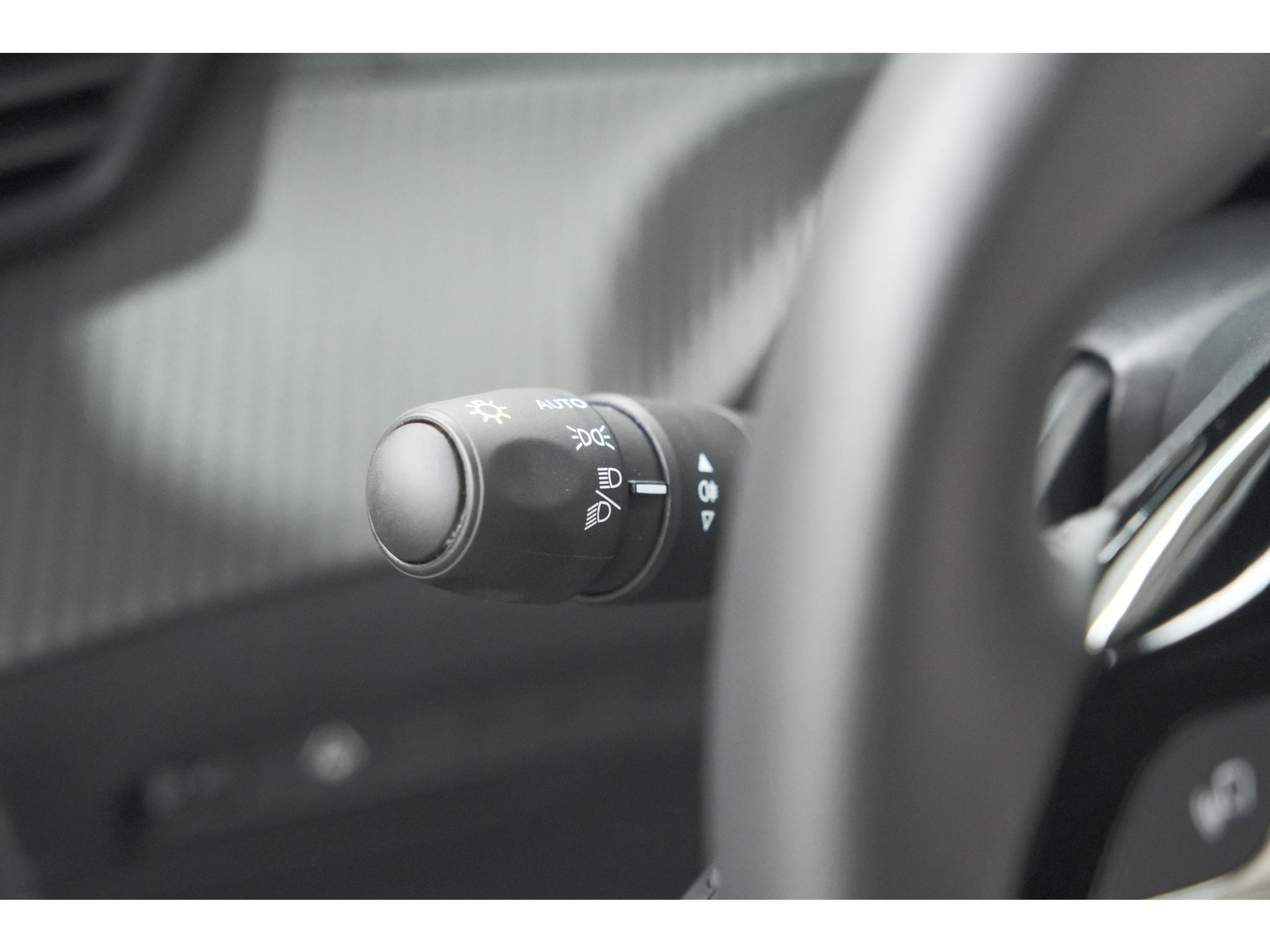 Peugeot 2008 Hybrid 145 e-DCS6 Allure | 360 Camera | Adaptieve Cruise Control | Dodehoekdetectie | Navigatie