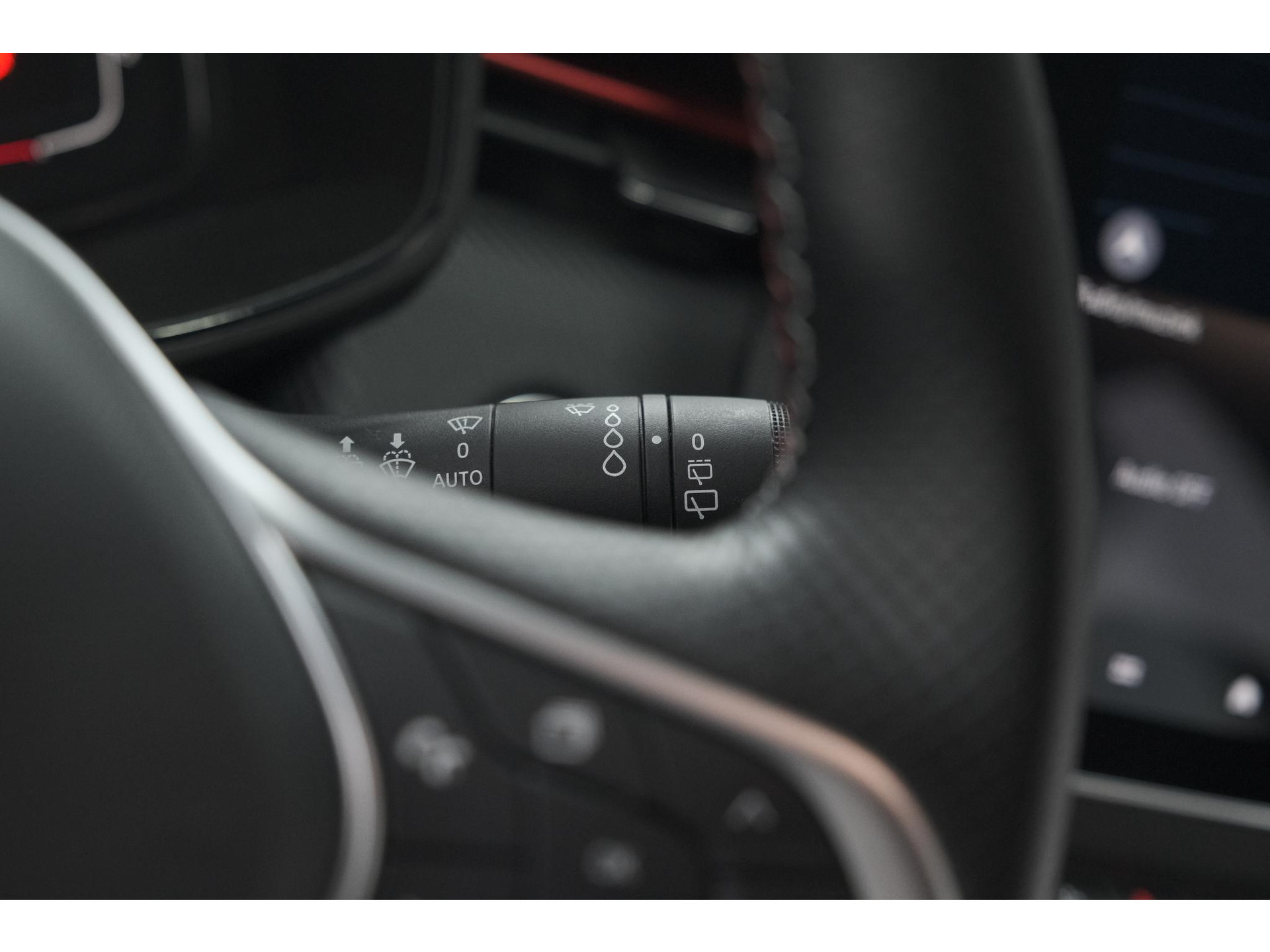 Renault Clio 1.6 E-Tech Hybrid 140 R.S. Line | 360 Camera | Apple Carplay | 9.3 Inch Groot Scherm | Sportstoelen