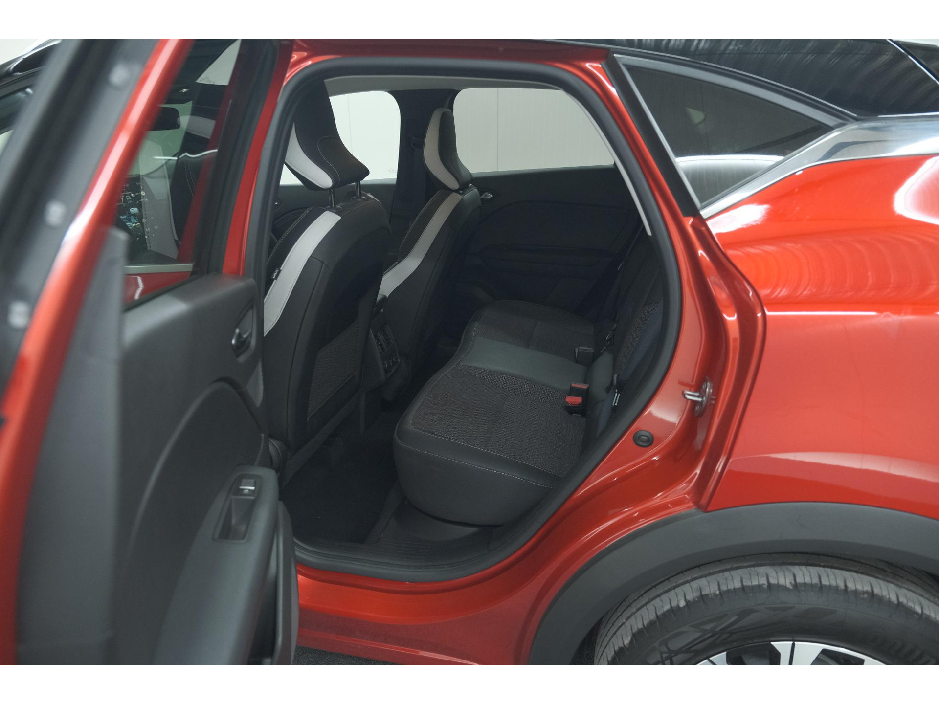 Renault Captur TCe 90 Techno | 360 Camera | 9.3 Inch Grootscherm | Apple Carplay | Navigatie