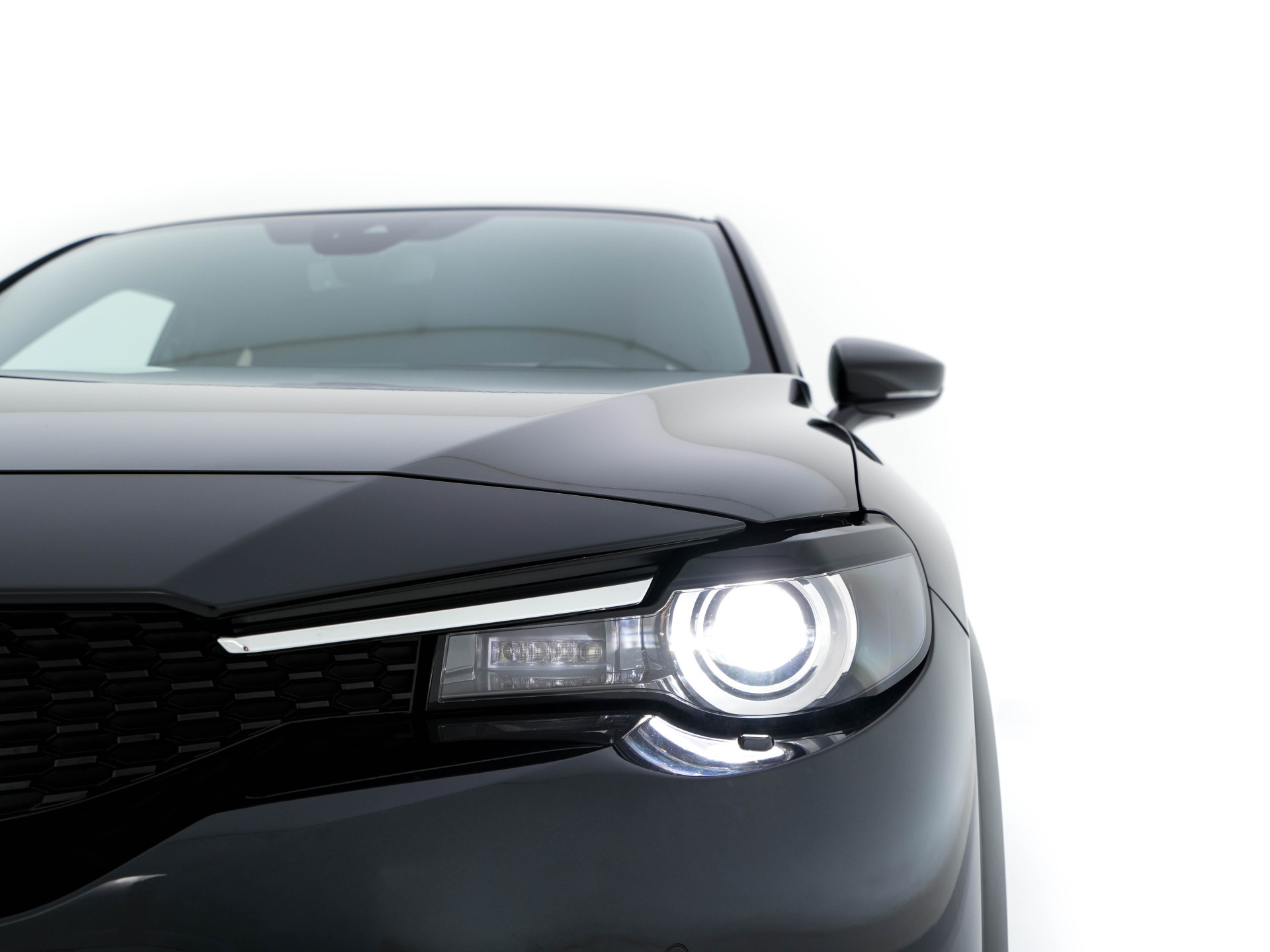 Mazda MX-30 e-SkyActiv EV 145 Advantage 36 kWh ( Fase-3 ) {SOH-100%} Aut. *HEAD-UP | ADAPTIVE-CRUISE | BLIND-SPOT | FULL-LED | HEATED-COMFORTSEATS | CAMERA | KEYLESS | DAB+ | DIGI-COCKPIT | SHIFT-PADDLES | NAVI-FULLMAP | ECC | PRIVACY-GLASS | PDC | 18''AL