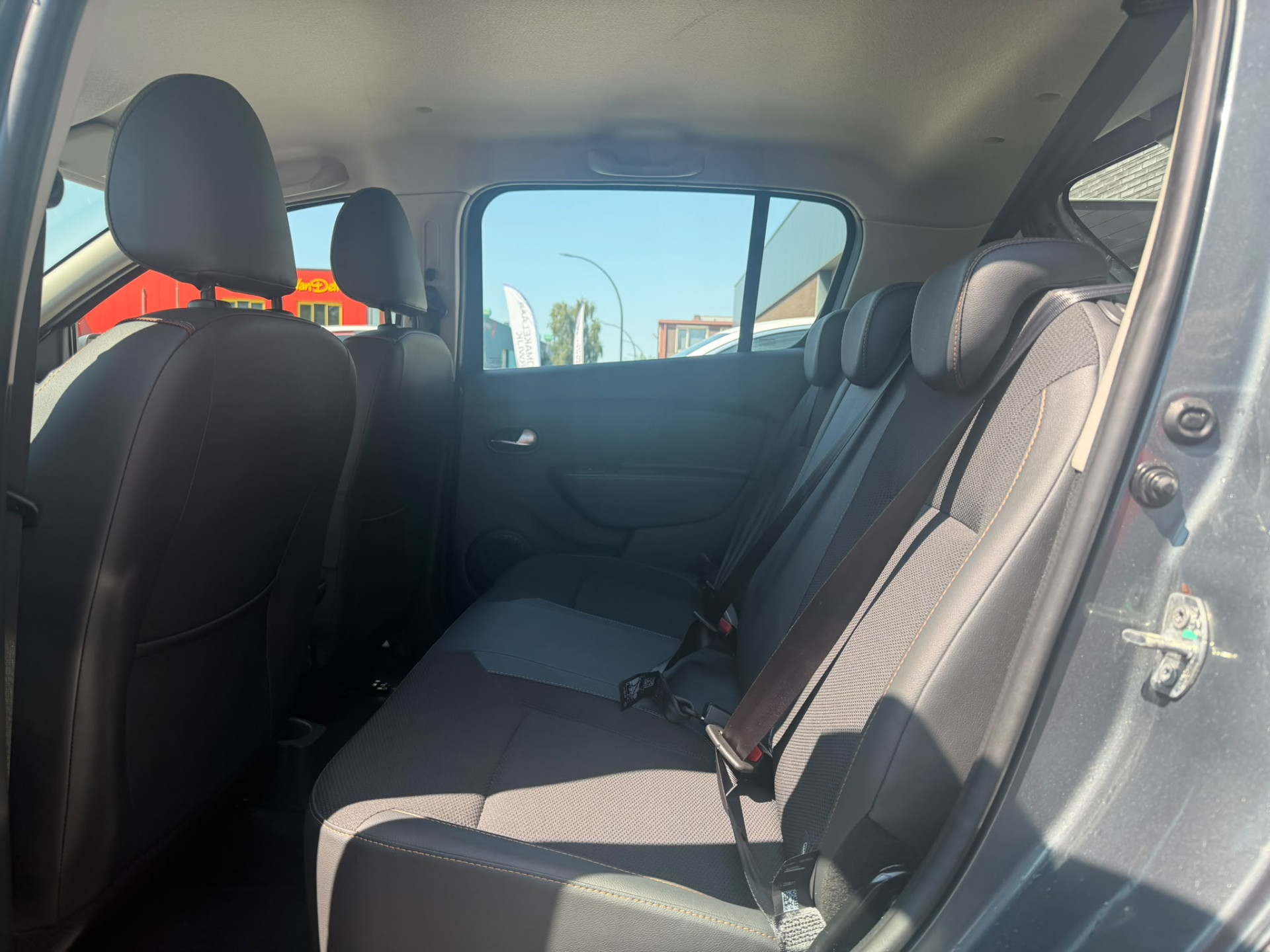 Dacia Sandero 0.9 TCe SL Stepway | 1E EIGENAAR | AUTOMAAT | 3/6 OF 12 MND GARANTIE | NAVI | CAMERA |