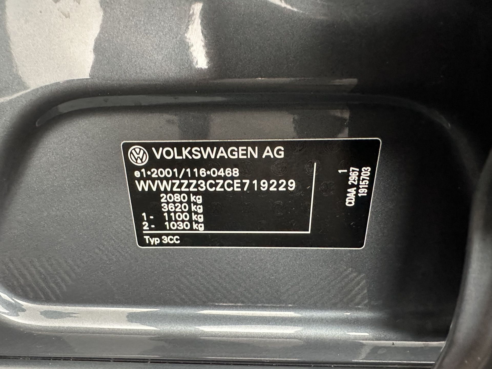 Volkswagen CC 1.8 TSI Aut. *LEATHER | BI-XENON | HEATED-SPORTSEATS | NAVI-FULLMAP | ECC | PDC | CRUISE | SHIFTPADDLES | PRIVACY-GLASS | TOWBAR | 18''ALU*