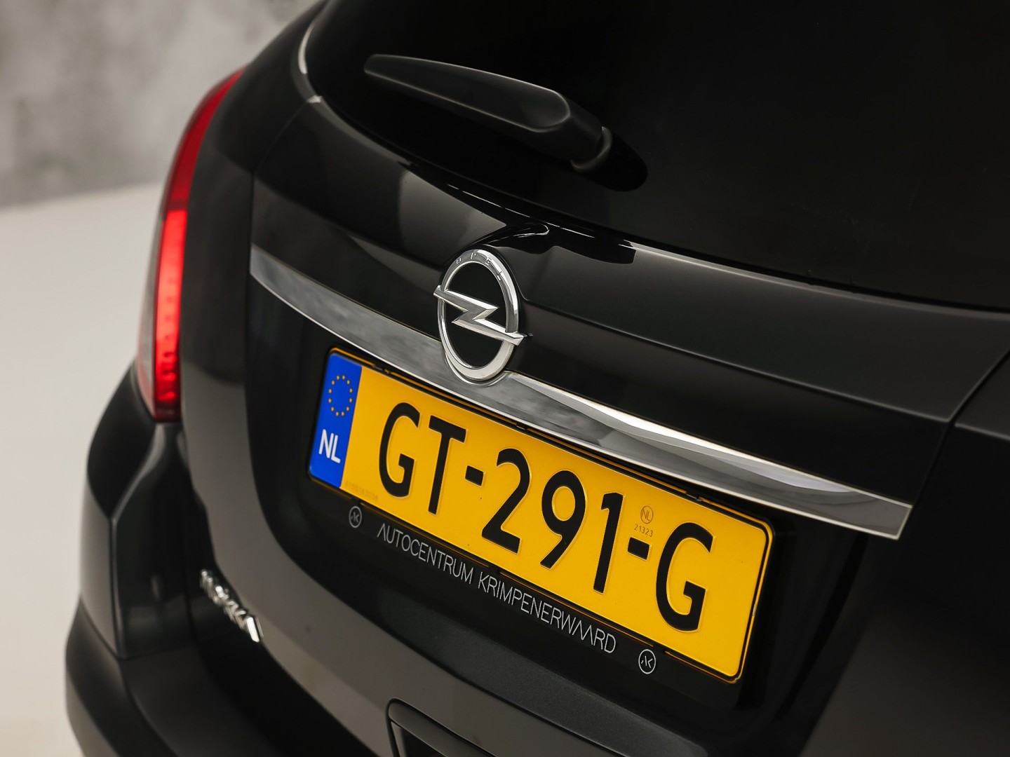 Opel Mokka 1.4 T Cosmo Sport 140Pk (SCHUIFDAK, NAVIGATIE, CLIMATE, STUUR/STOELVERWARMING, SPORTSTOELEN, GETINT GLAS, CAMERA, NIEUWSTAAT)
