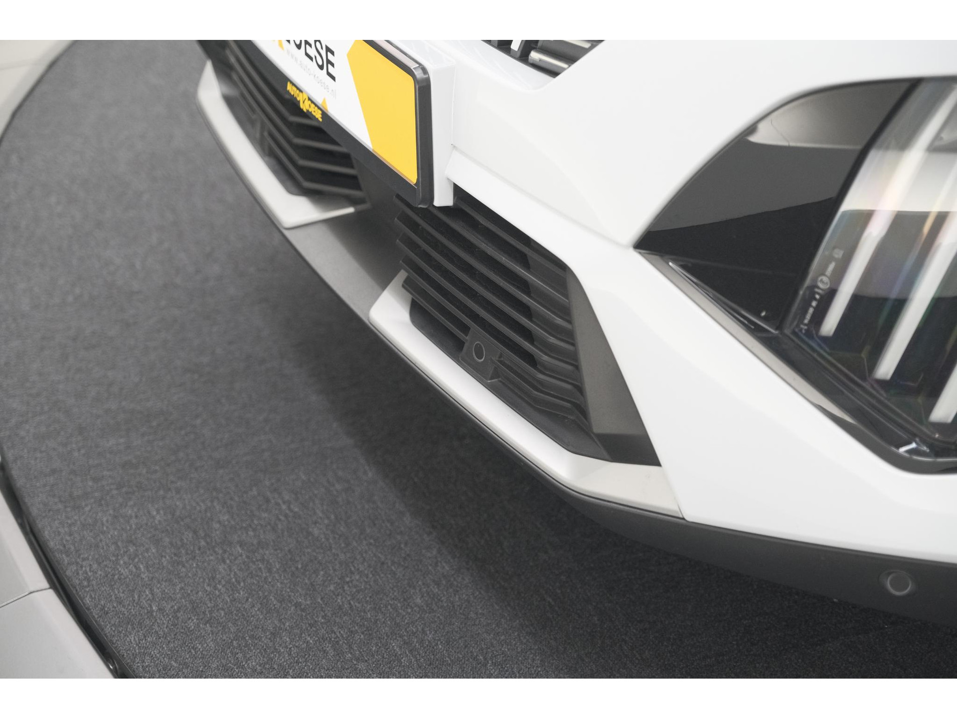 Peugeot 2008 PureTech 130 EAT8 Allure | Allseason banden | 360 Camera | Dodehoekdetectie | Apple Carplay | Stoelverwarming