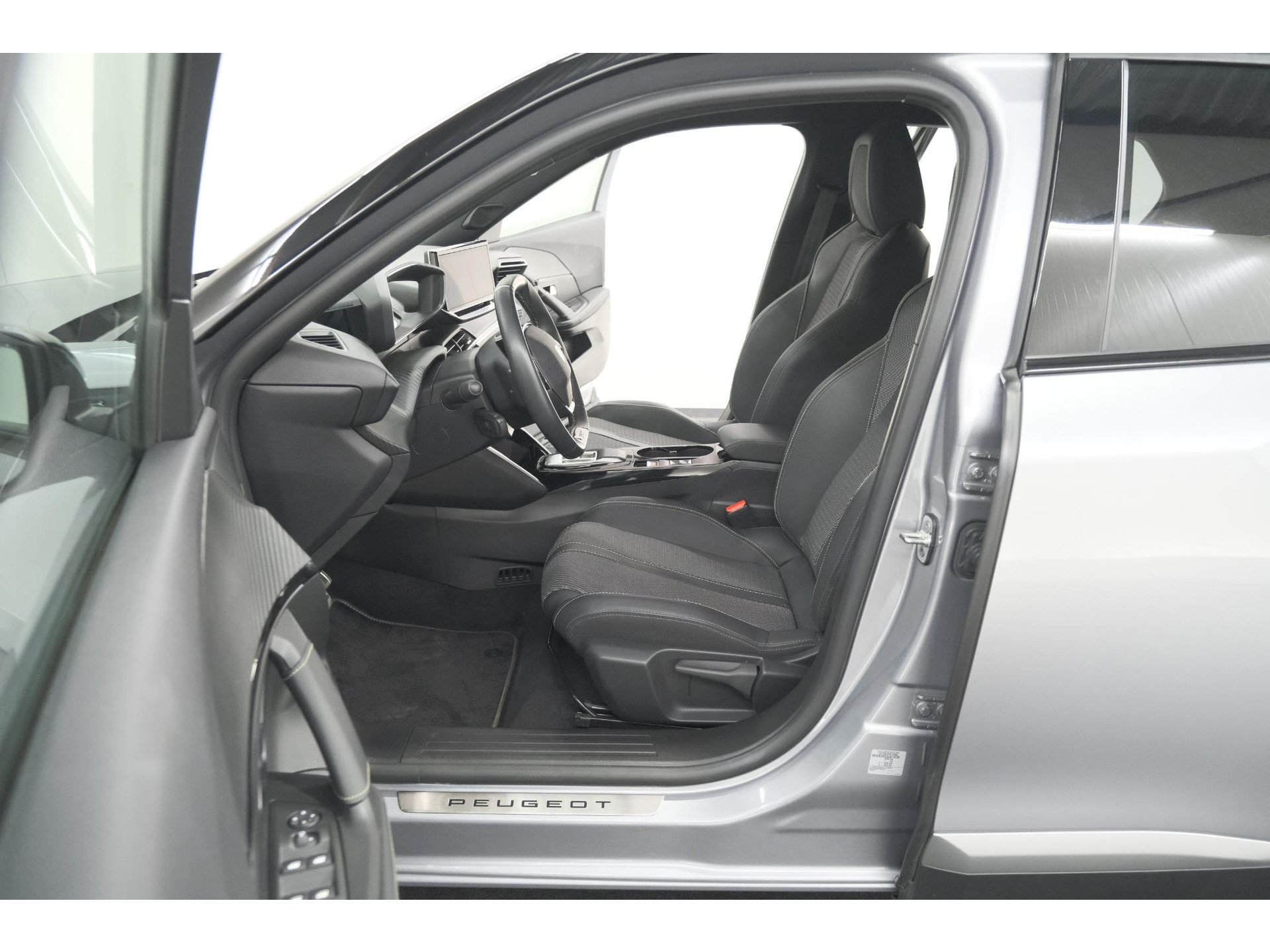 Peugeot e-2008 EV GT 50 kWh | 3 Fase | 360 Camera | Adaptieve Cruise Control | Dodehoekdetectie